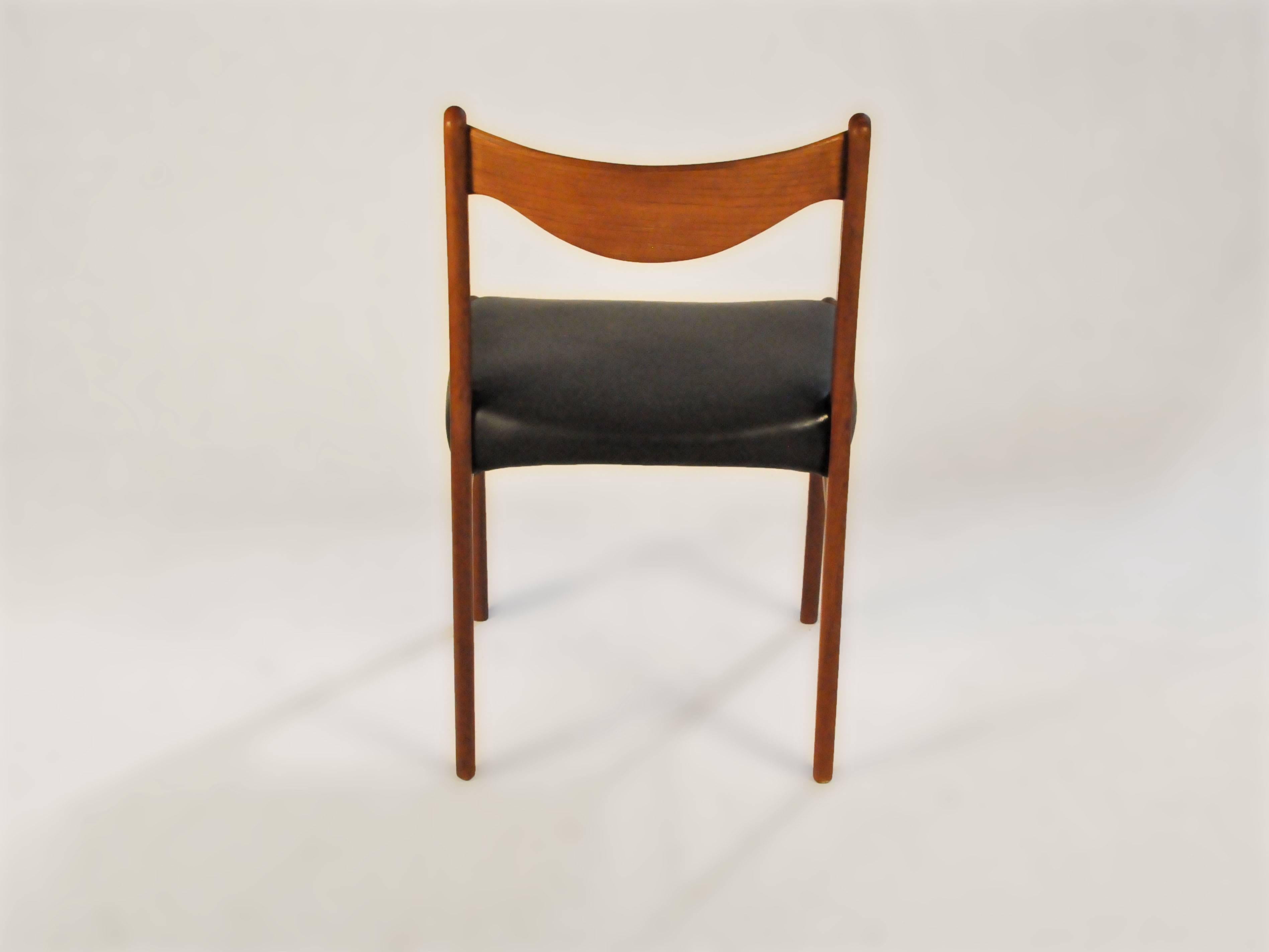 Mid-20th Century Ejnar Larsen - Axel Bender Madsen Refinished Teak Dining Chairs Inc. Reupholstry
