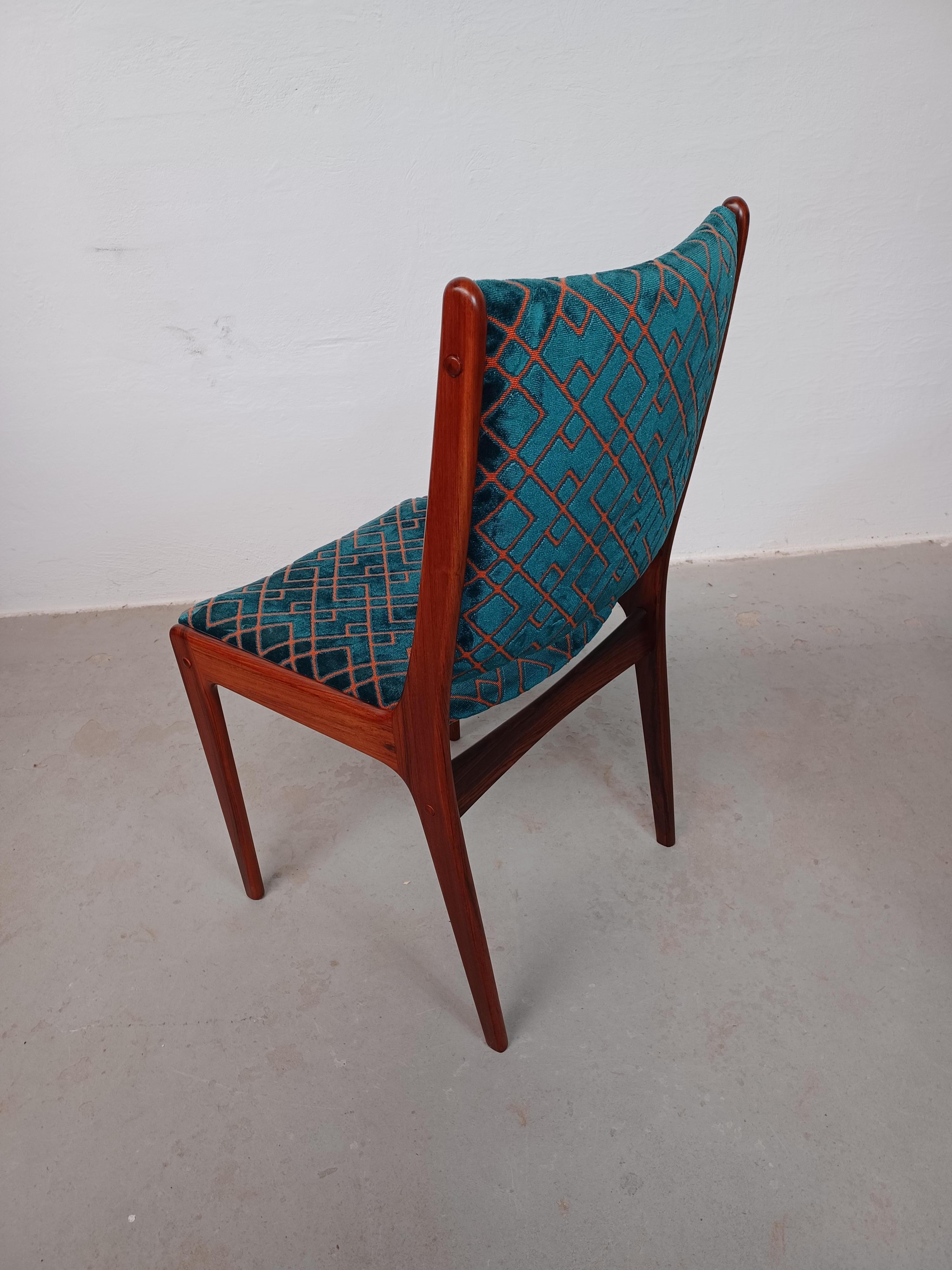 Acht anpassbare Johannes Andersen Palisander Esszimmerstühle Exellenter Condit (Mitte des 20. Jahrhunderts) im Angebot