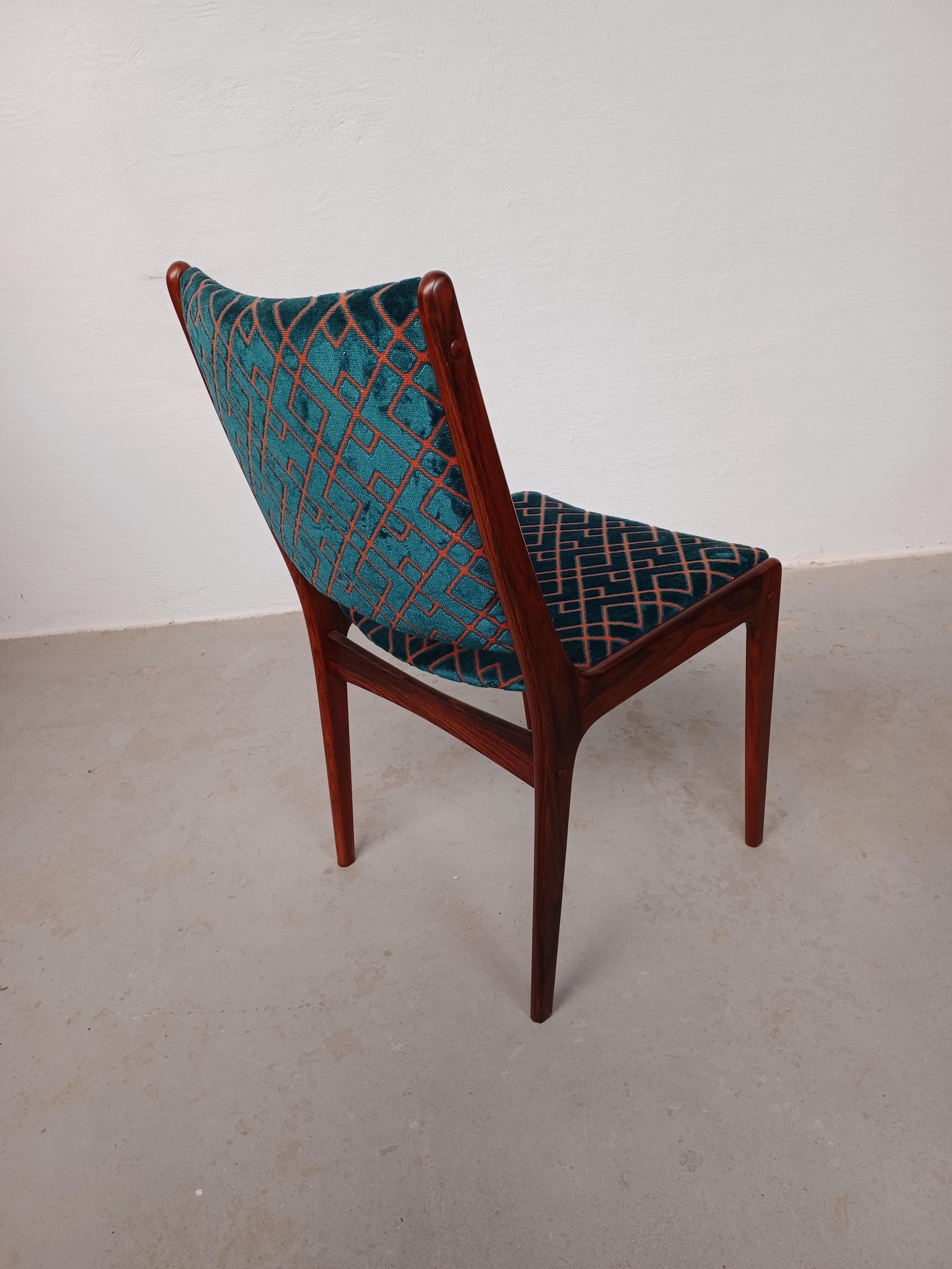 Acht anpassbare Johannes Andersen Palisander Esszimmerstühle Exellenter Condit im Angebot 1