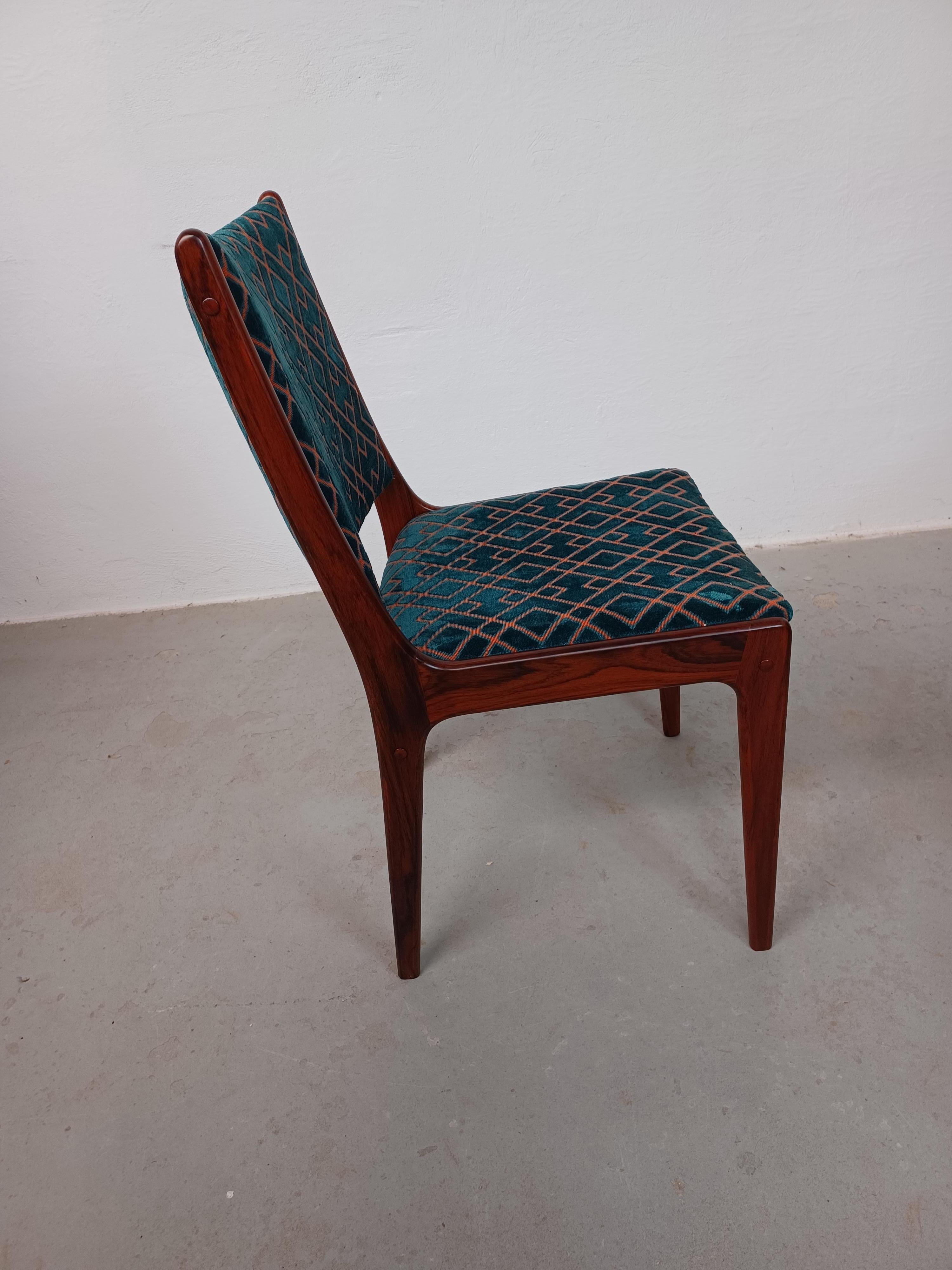 Acht anpassbare Johannes Andersen Palisander Esszimmerstühle Exellenter Condit im Angebot 2