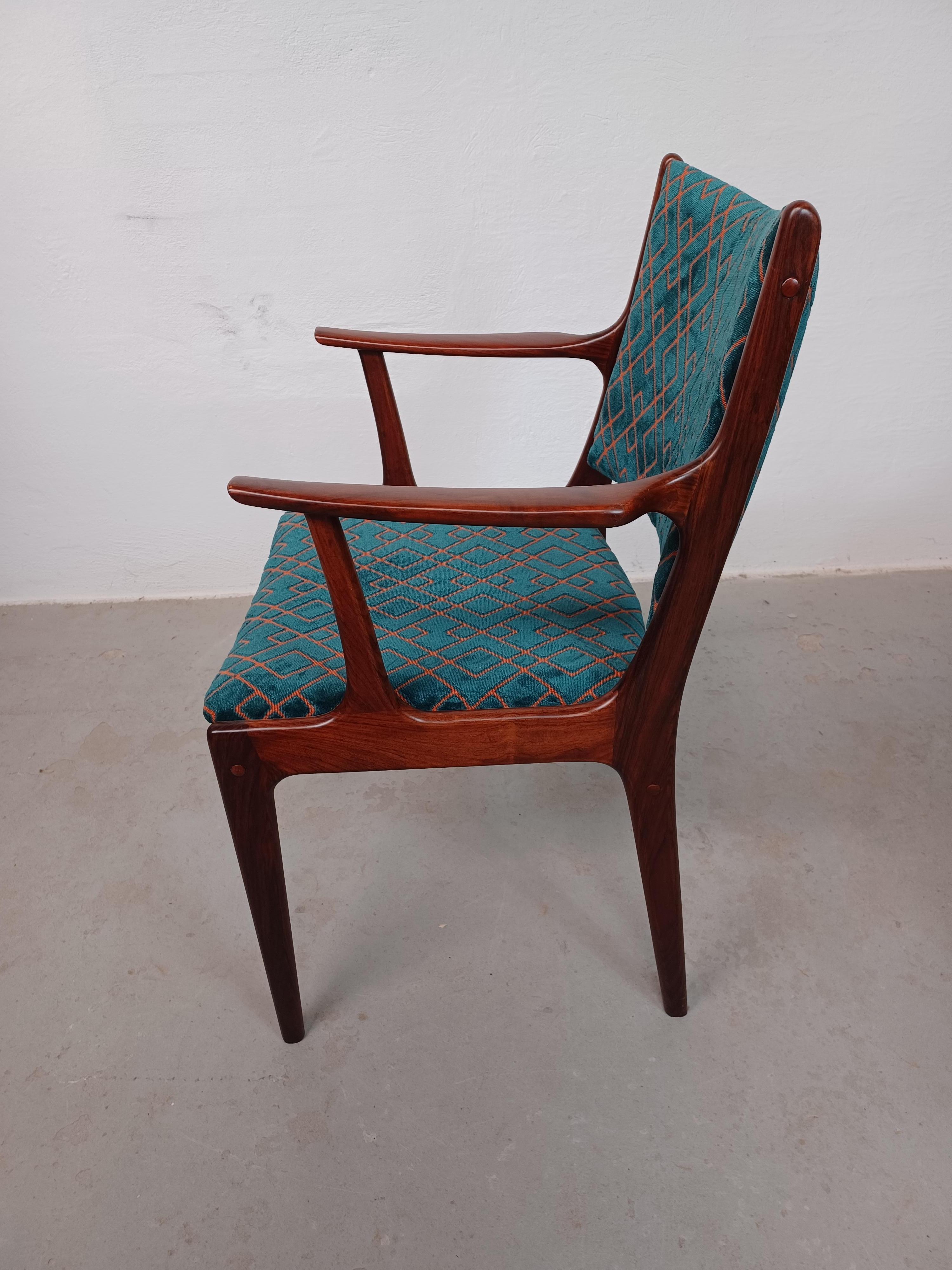 Acht anpassbare Johannes Andersen Palisander Esszimmerstühle Exellenter Condit im Angebot 6