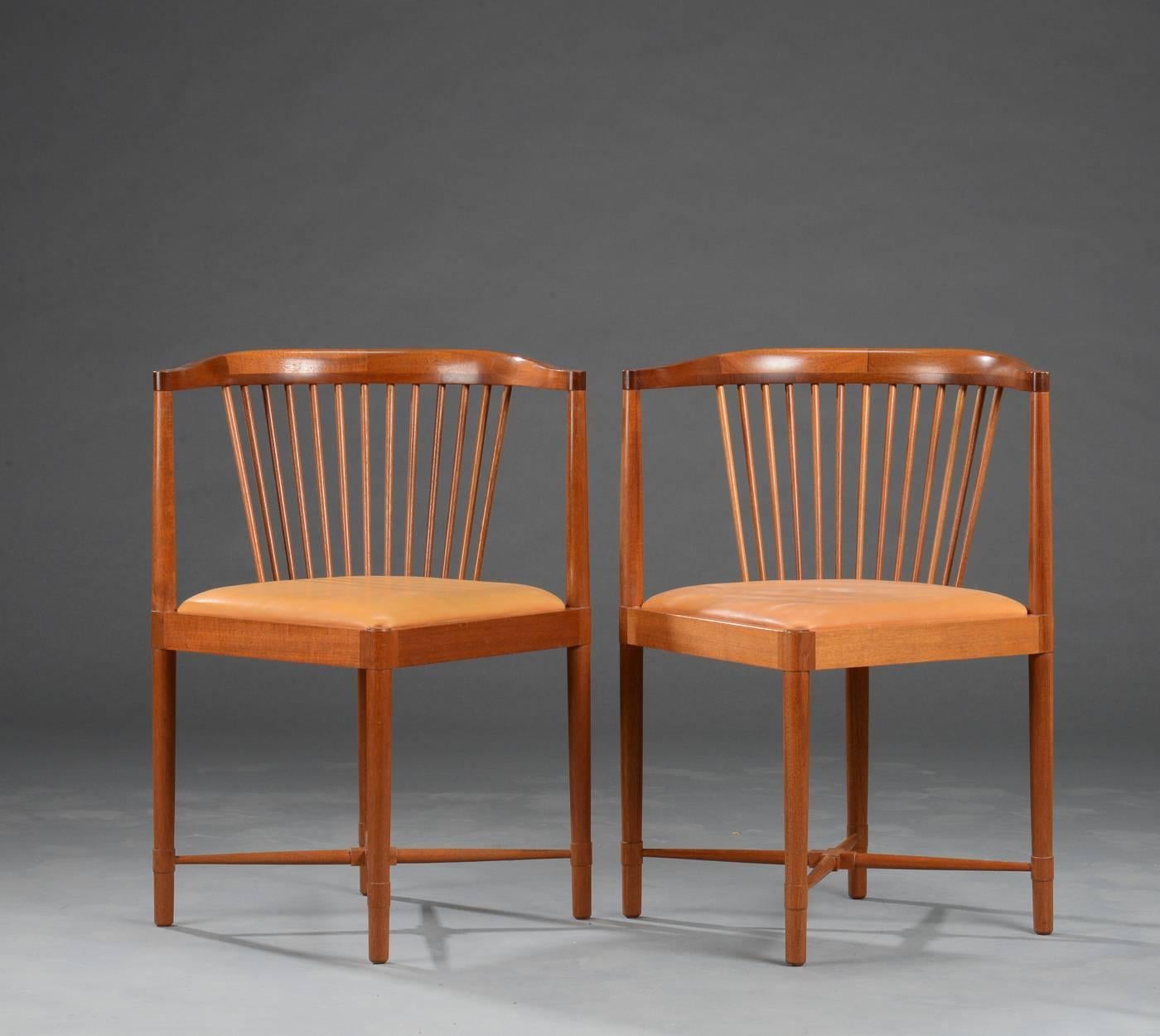 Pair of King of diamonds chairs in mahogany and beige leather designed by Børge Mogensen for Søborg Møbelfabrik in 1944.

The chairs have an elegant design and are very light and well crafted by the cabinetmakers with lots of details that catches