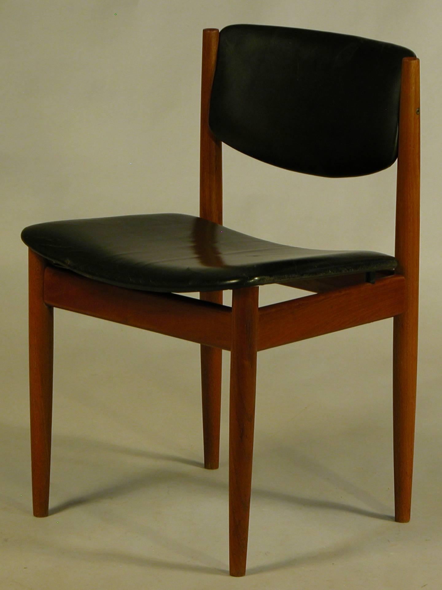 
Solid yet very minimalistic and linear designed dining chair designed by Finn Juhl in 1962.

The chair is evidence of Finn Juhls famous design talent and posses subtle details such as the curved floating seat supported by metal posts, and a