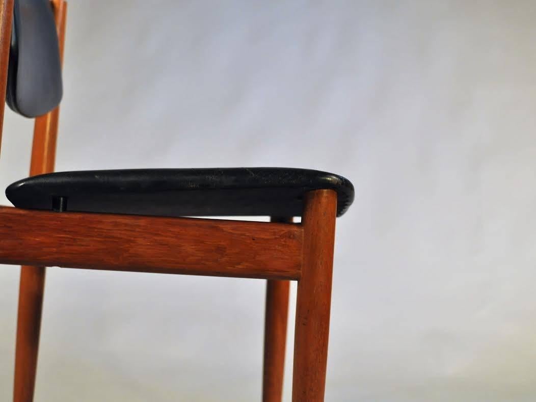 1960s Finn Juhl Model 198 Dining Chair in Teak and Black Leather - France & Sonn In Good Condition In Knebel, DK