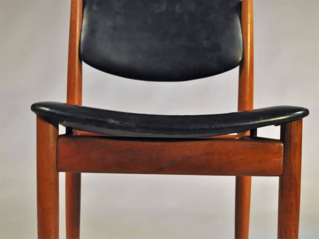 Mid-20th Century 1960s Finn Juhl Model 198 Dining Chair in Teak and Black Leather - France & Sonn