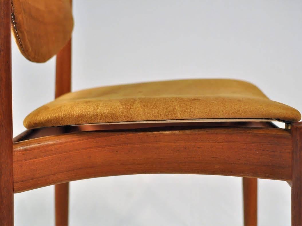 Scandinavian Modern 1960s Finn Juhl Model 197 Dining Chair in Teak and Brown Anilin Leather