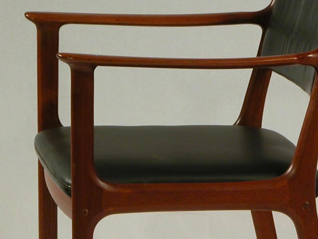 1950s Ole Wanscher PJ 412 Armchair in Mahogany and Black Leather In Good Condition In Knebel, DK