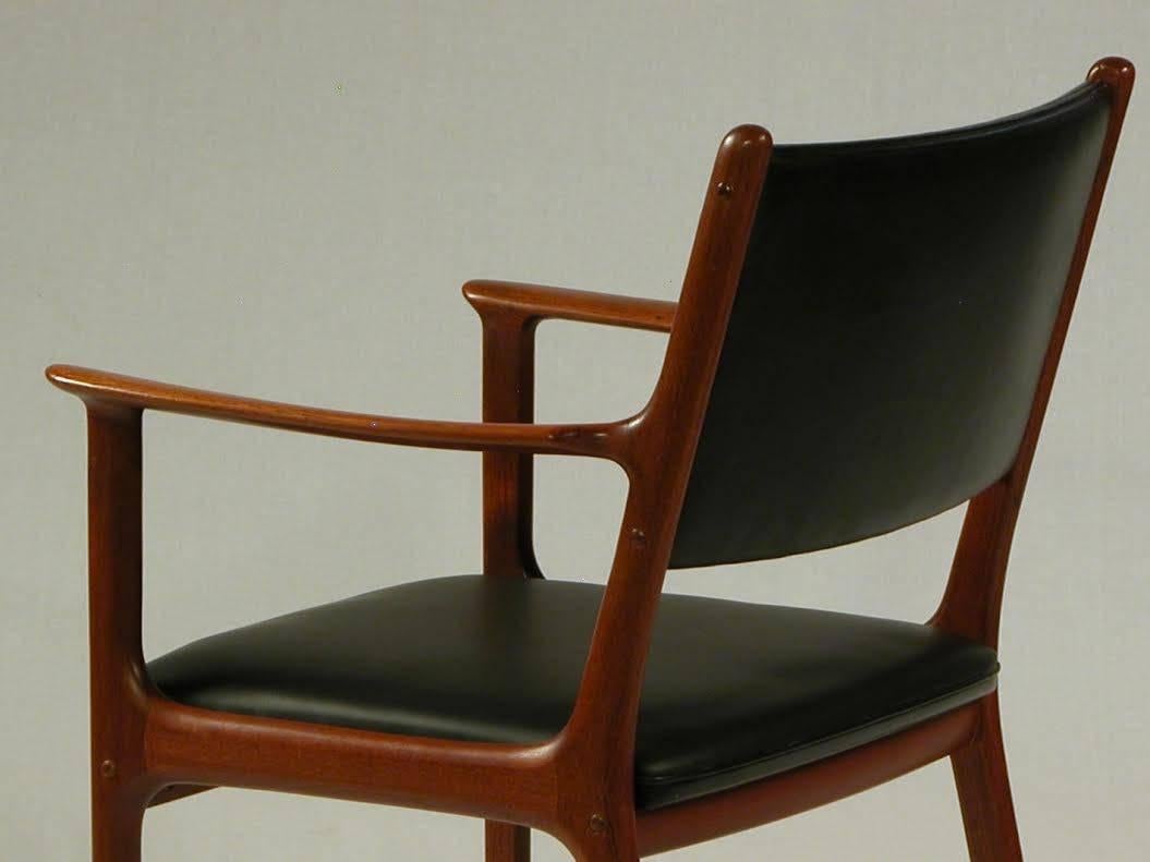 Mid-20th Century 1950s Ole Wanscher PJ 412 Armchair in Mahogany and Black Leather