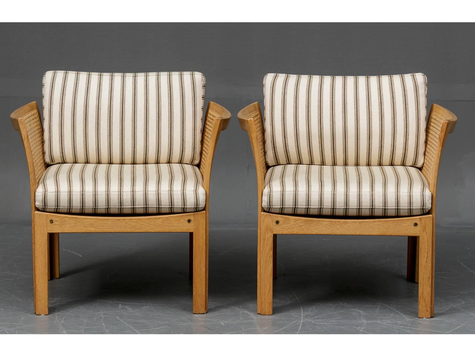 Danish 1960s Illum Vikkelsø Plexus Easy Chair in Oak and White Fabric CFC Silkeborg
