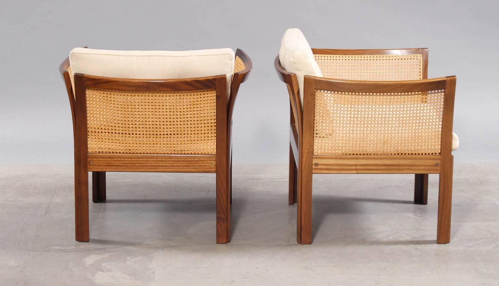 Danish 1960s Illum Vikkelso Set of Two Plexus Easy Chairs in Mahogany and White Fabric
