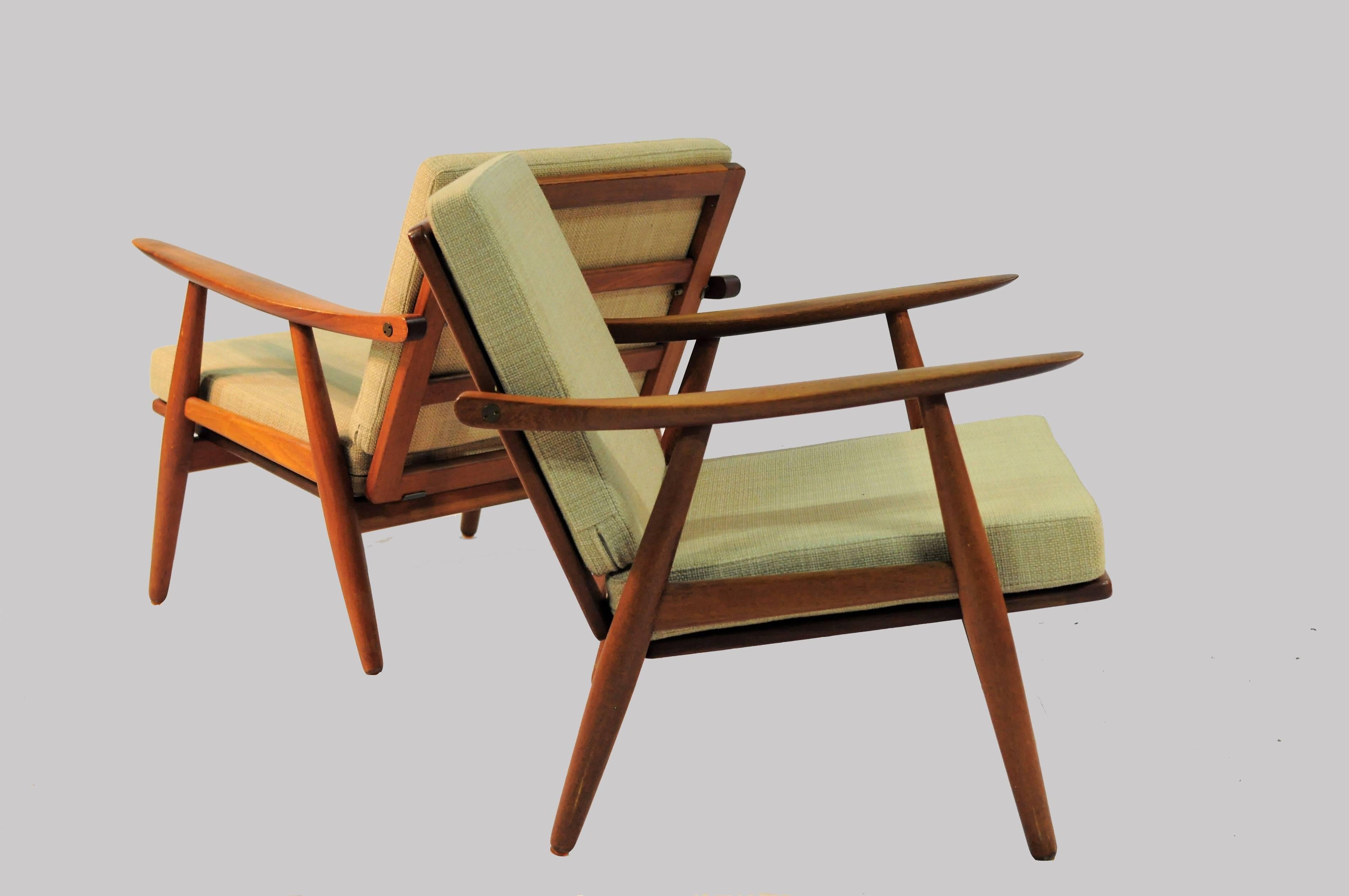 Scandinavian Modern 1950s Set of Two H.J. Wegner Model 240 Oak Lounge Chairs, GETAMA