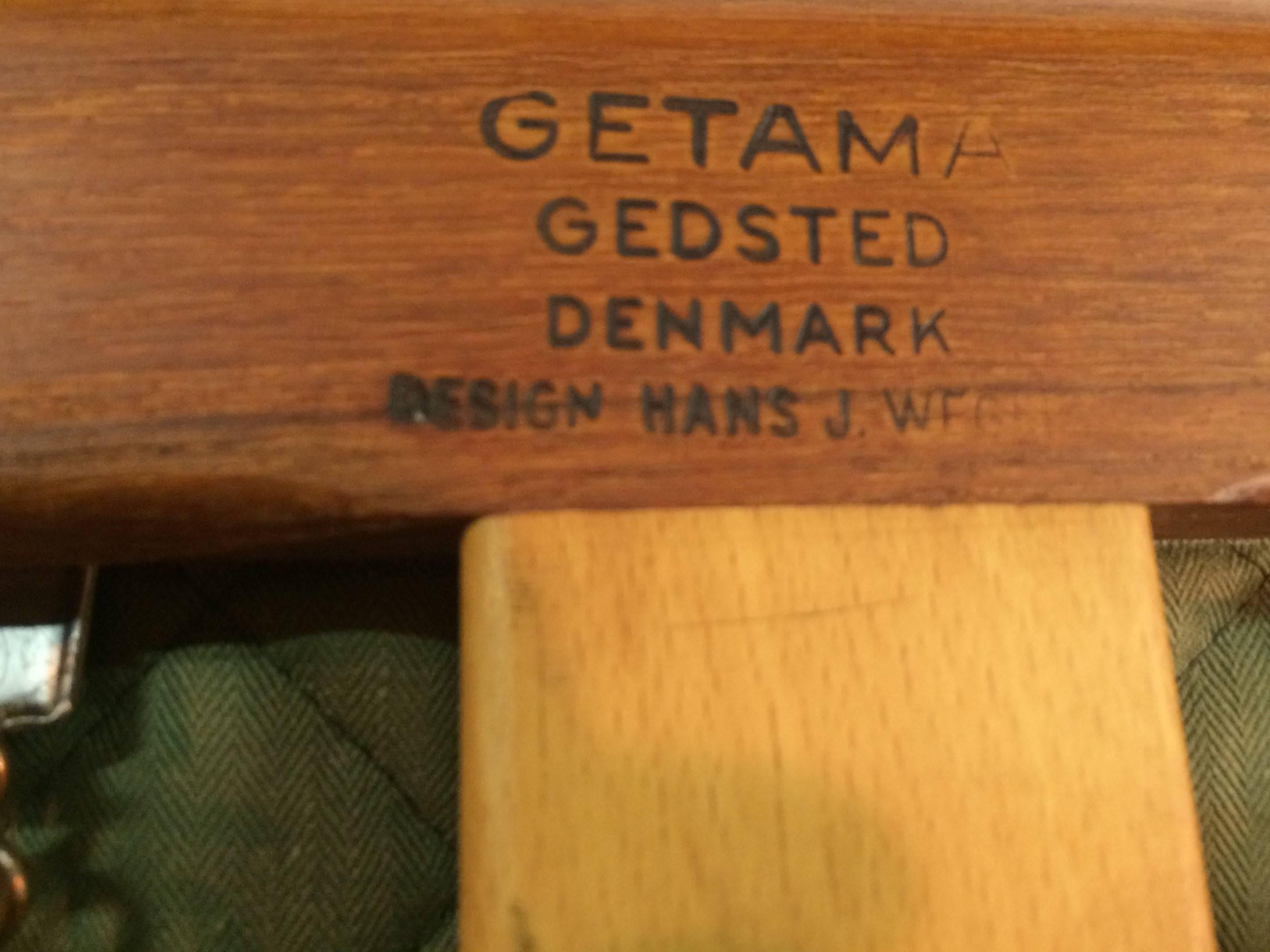1960s H. Wegner GETAMA Sofa Model Ge 290/2 in Teak and Fabric In Good Condition In Knebel, DK