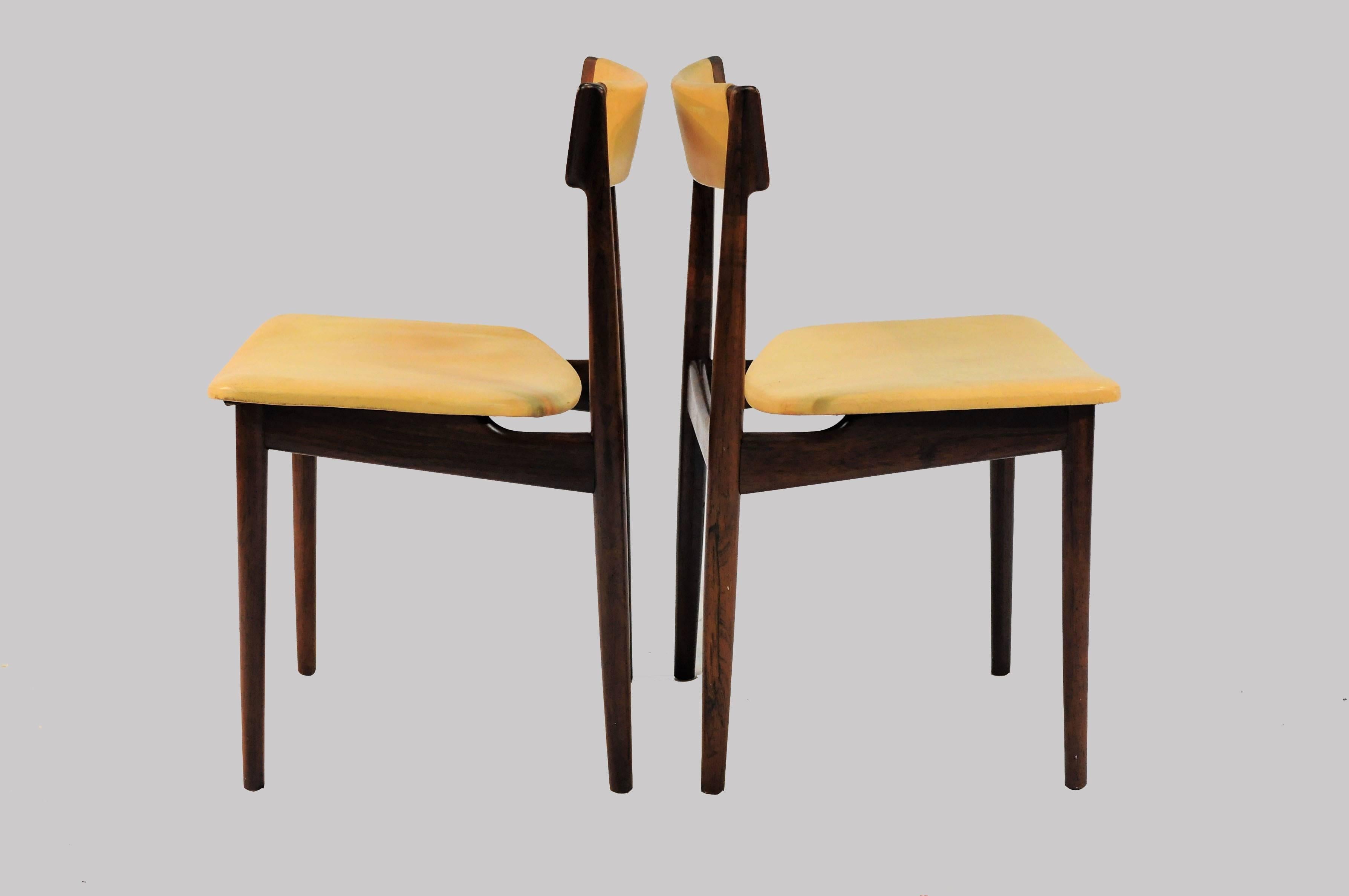 Set of ten model 39 dining chairs in rosewood and beige leather designed by Henry Rosengren Hansen for Brande Møbelindustri, Denmark, in the 1960s. 

The well crafted dining chairs have been overlooked and refinished by our cabinetmaker and features