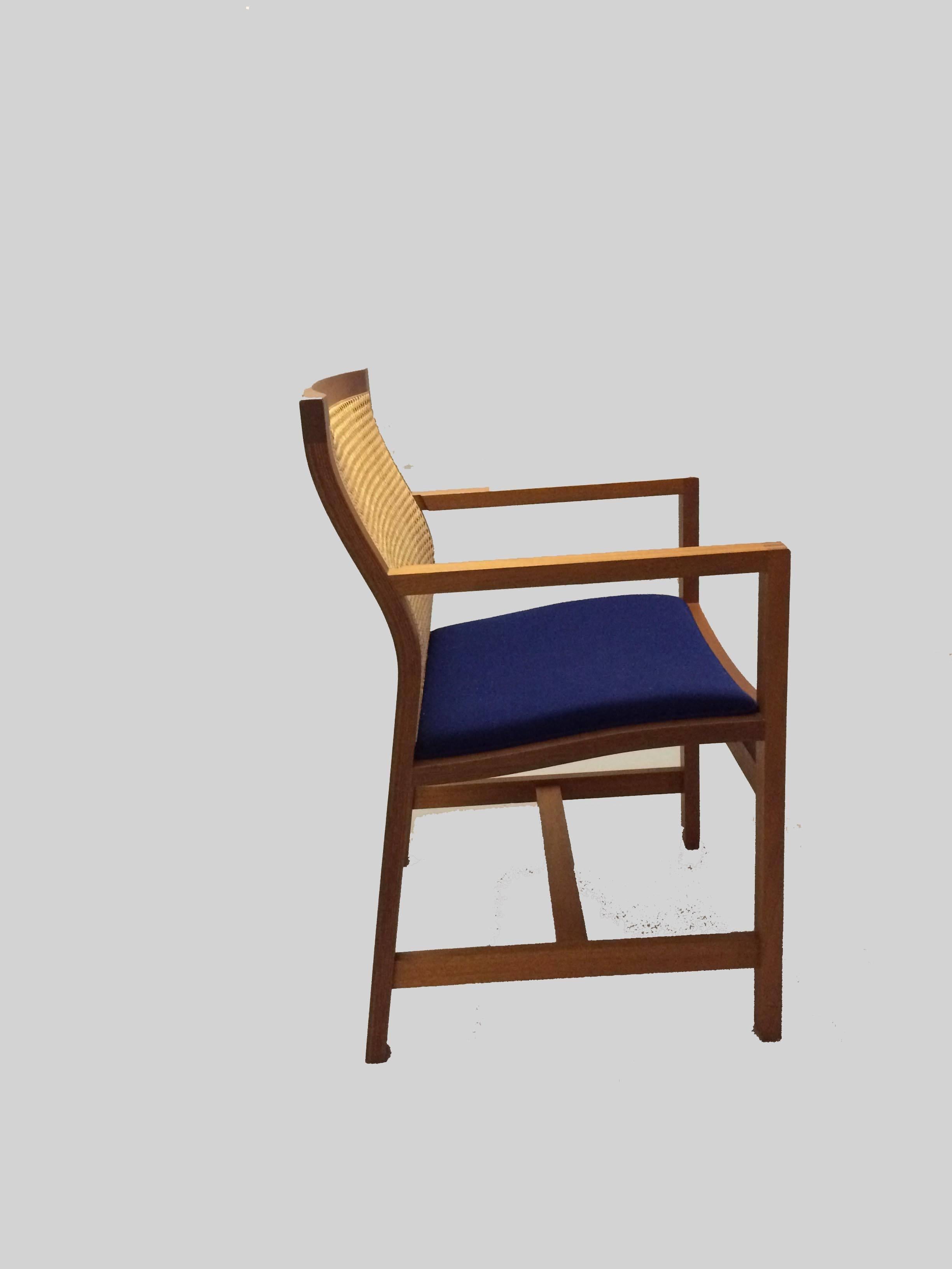 Rud Thygesen and Johnny Sørensen designed model 7512 for Fredericia Furniture A/S in 1981 as part of the Classic Kings Furniture series, which has been designed since 1969, named such because the Danish King Frederik IX received some of the models