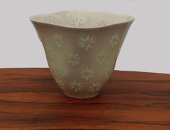 Arabianische glasierte weiße „Rice“-Porzellanvase aus den 1960er Jahren von Friedl Holzer-Kjellberg