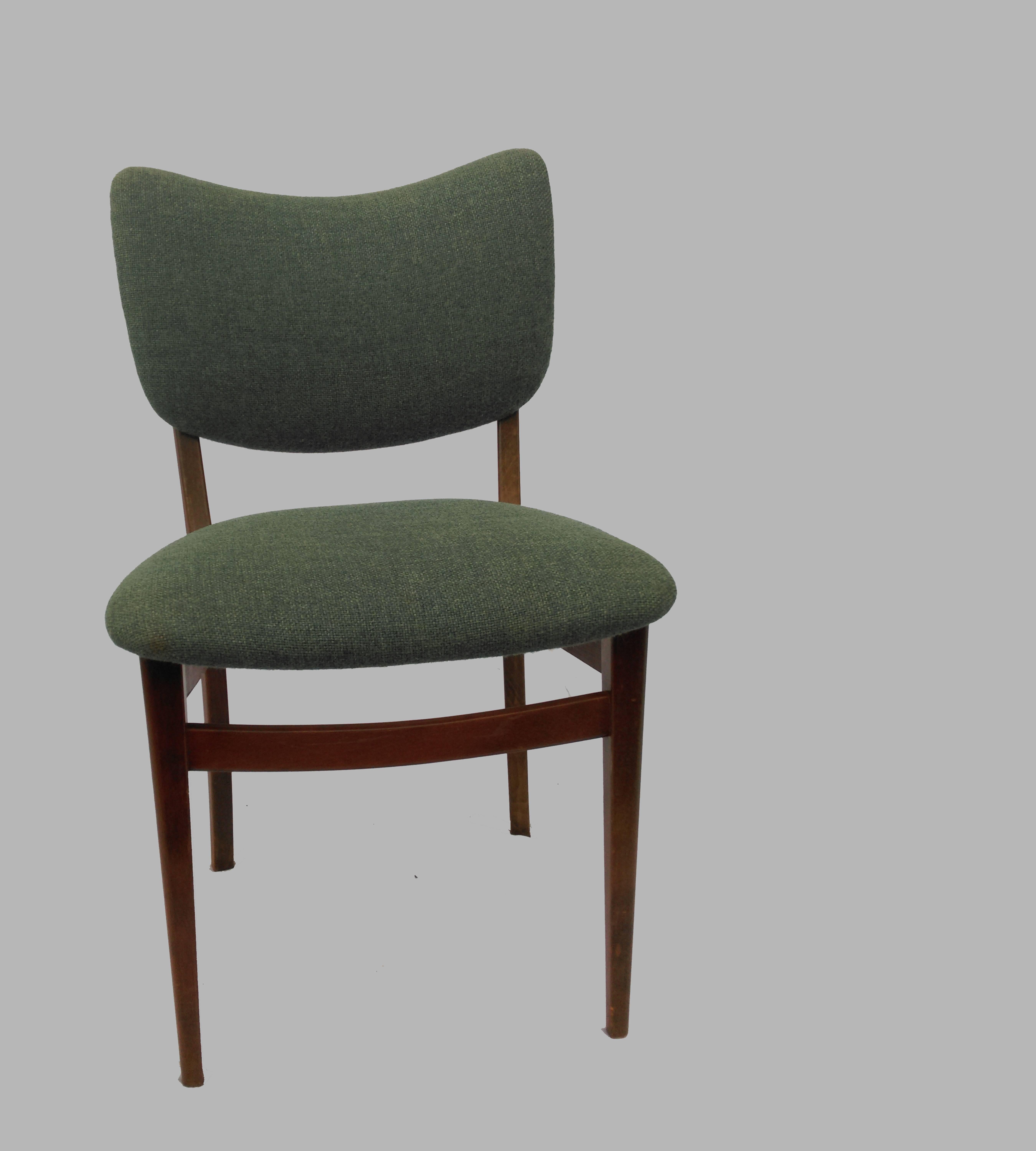 1940s Set of Two Danish Dining Chairs in Tanned Beech and Blue Fabric In Good Condition In Knebel, DK