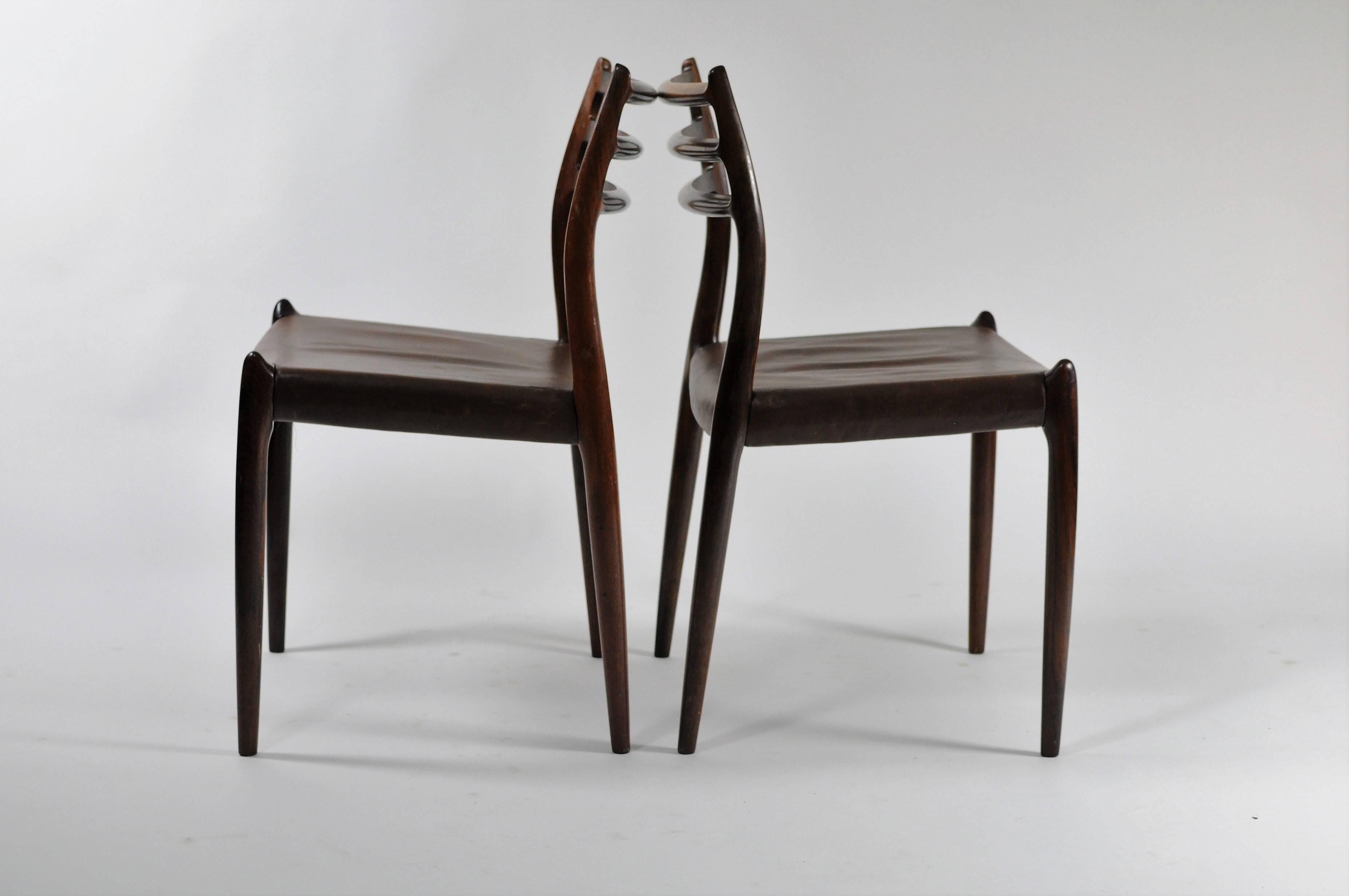 1950s Niels Moller Eight Restored Dining Chairs in Rosewood - Custom Upholstery In Good Condition In Knebel, DK