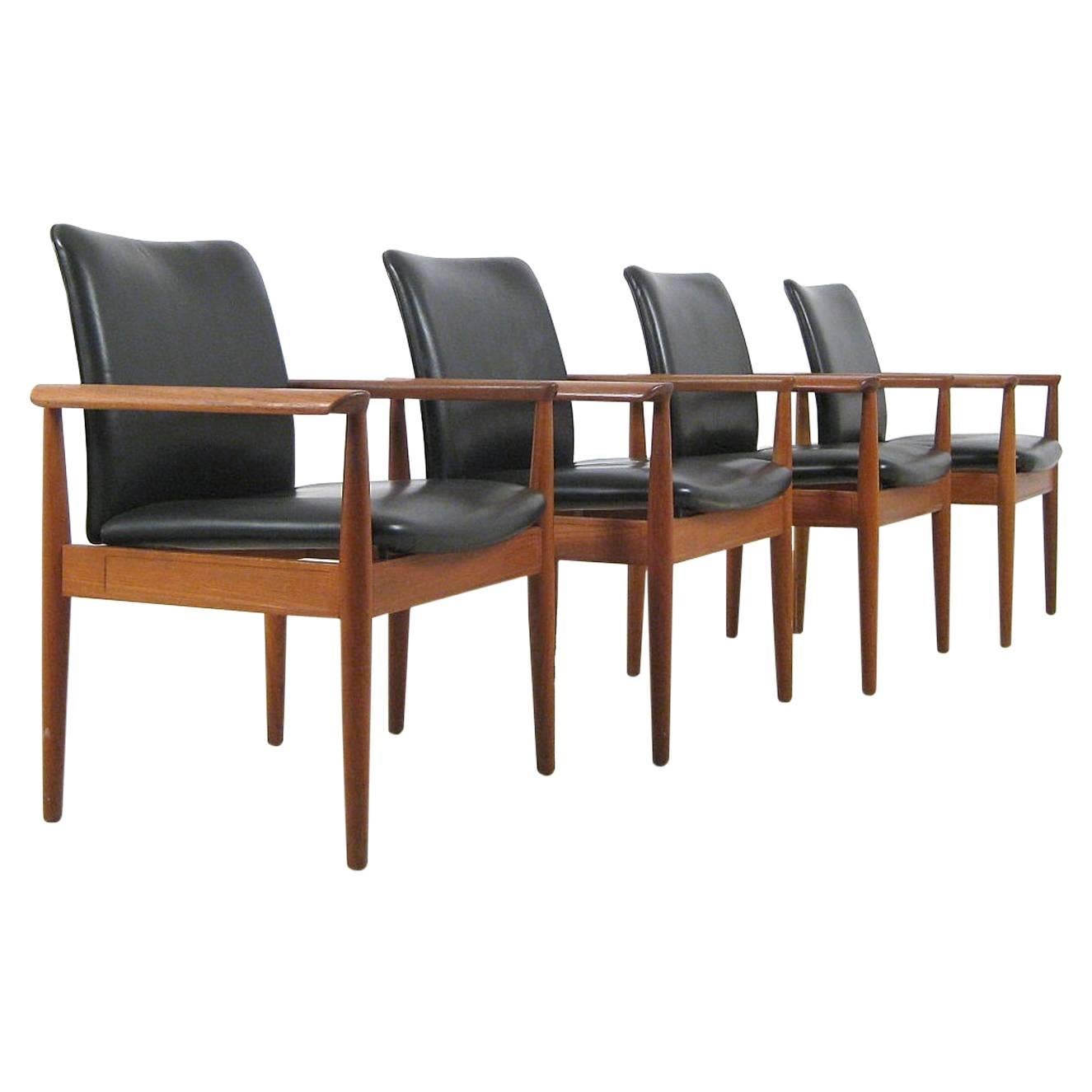 1960s Finn Juhl Set of Six Model 209 Diplomat Chair in Teak and Leather by Cado 3