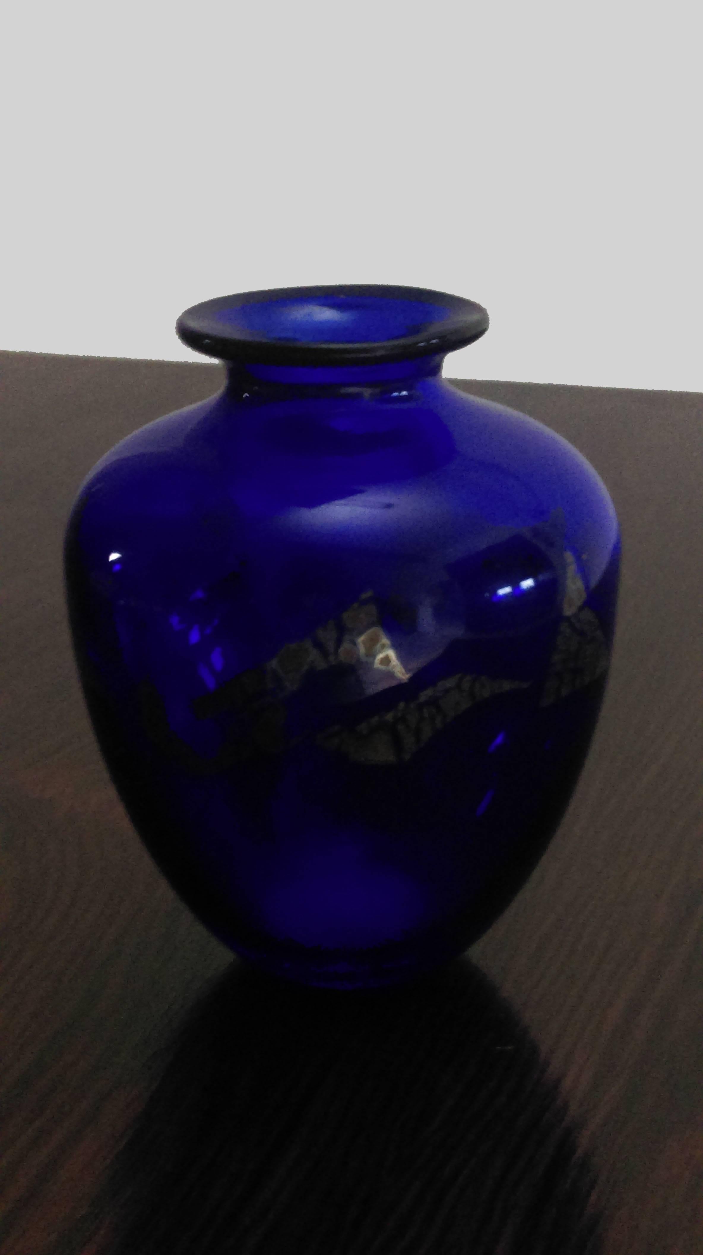 Zwei Studio-Vasen aus blauem Glas mit Silberdekoration von Finn Lynggaard aus den 1980er Jahren (Ende des 20. Jahrhunderts) im Angebot