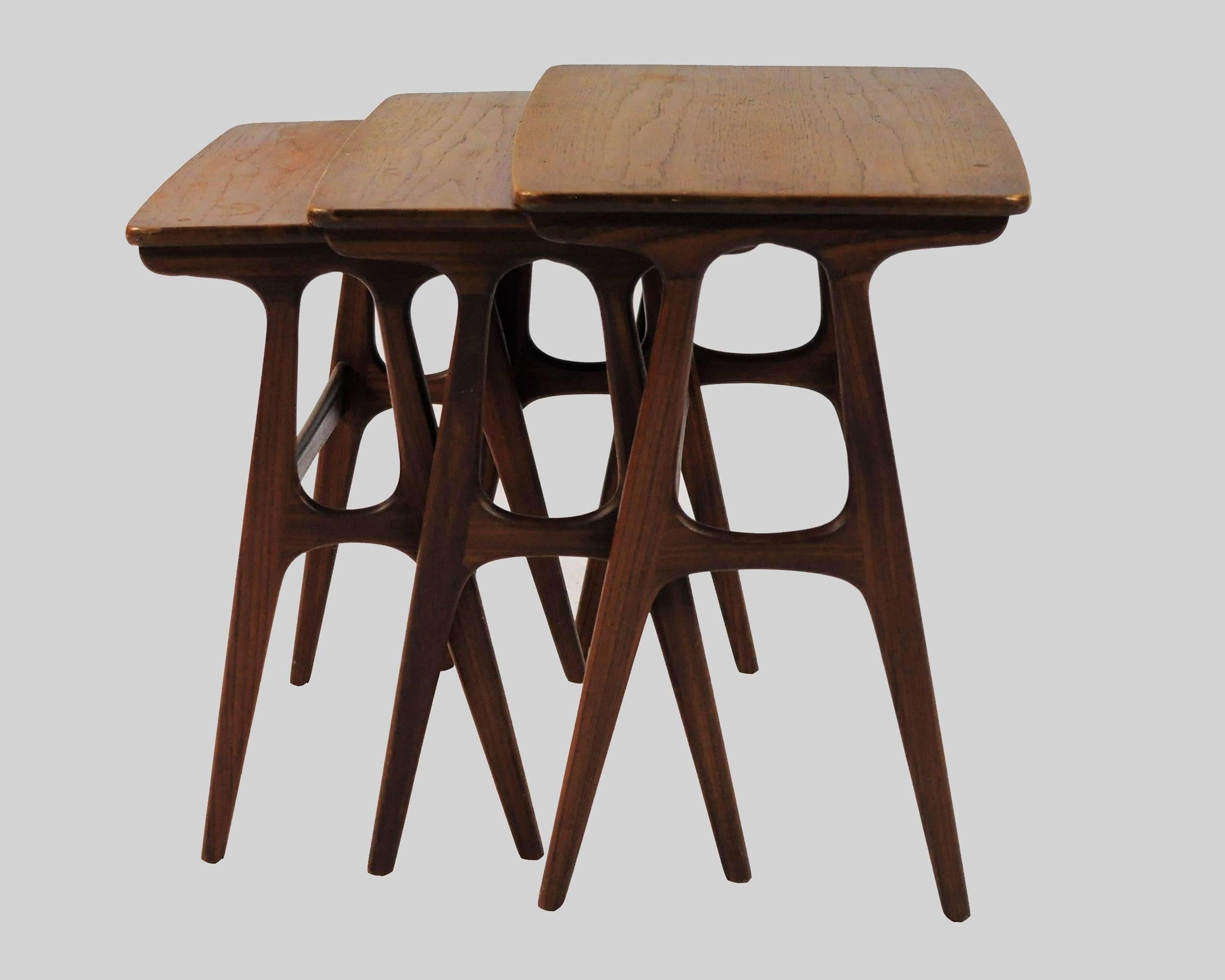 Set of nesting tables in teak produced in Denmark in the 1960s.

The elegant and well well crafted nesting tables have been check by our cabinetmaket to sensure that they are in good condition.