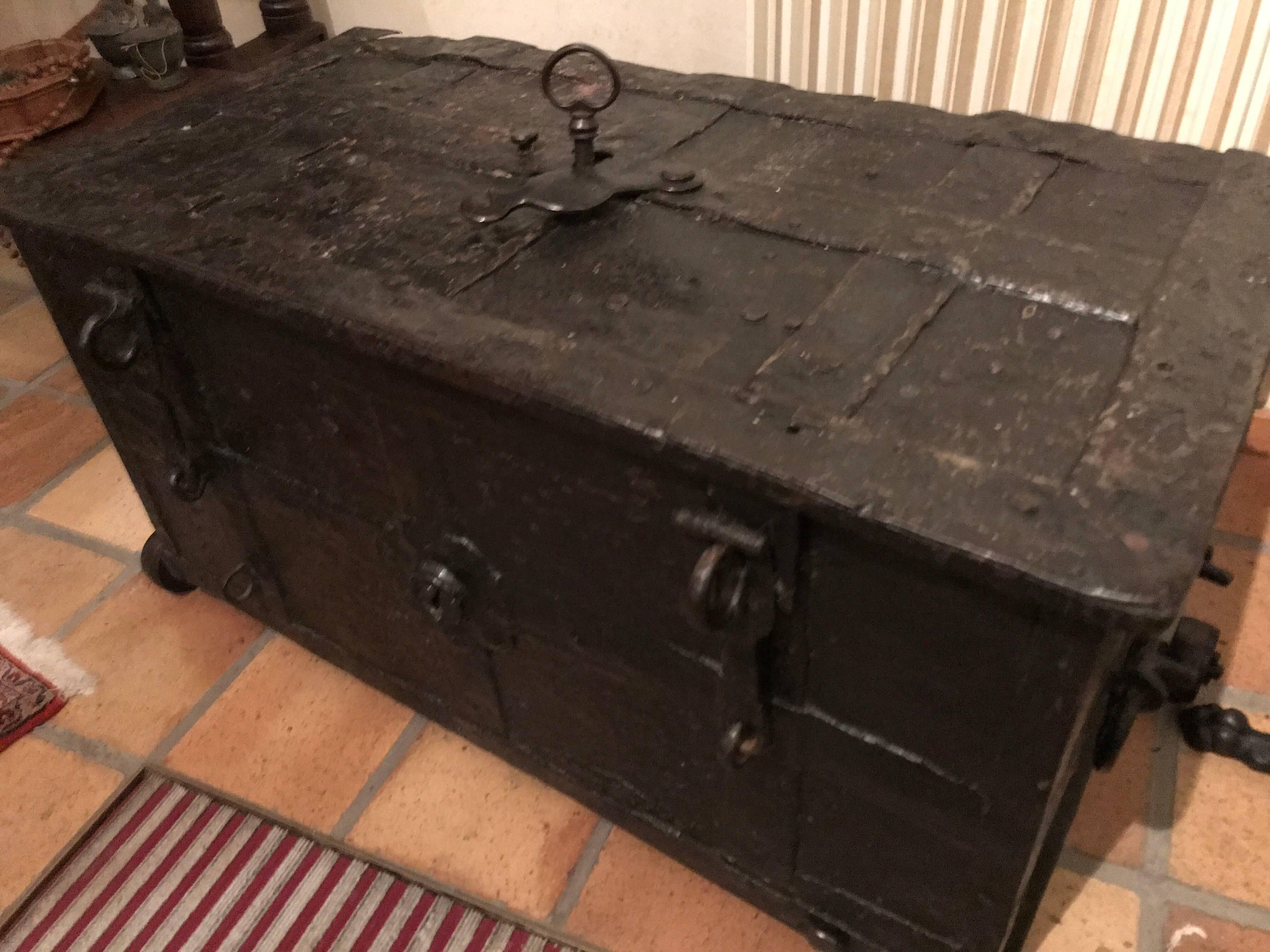 Exclusive 16th Century Strong Box Spanish with Original Wheels and Key  11 slots 2