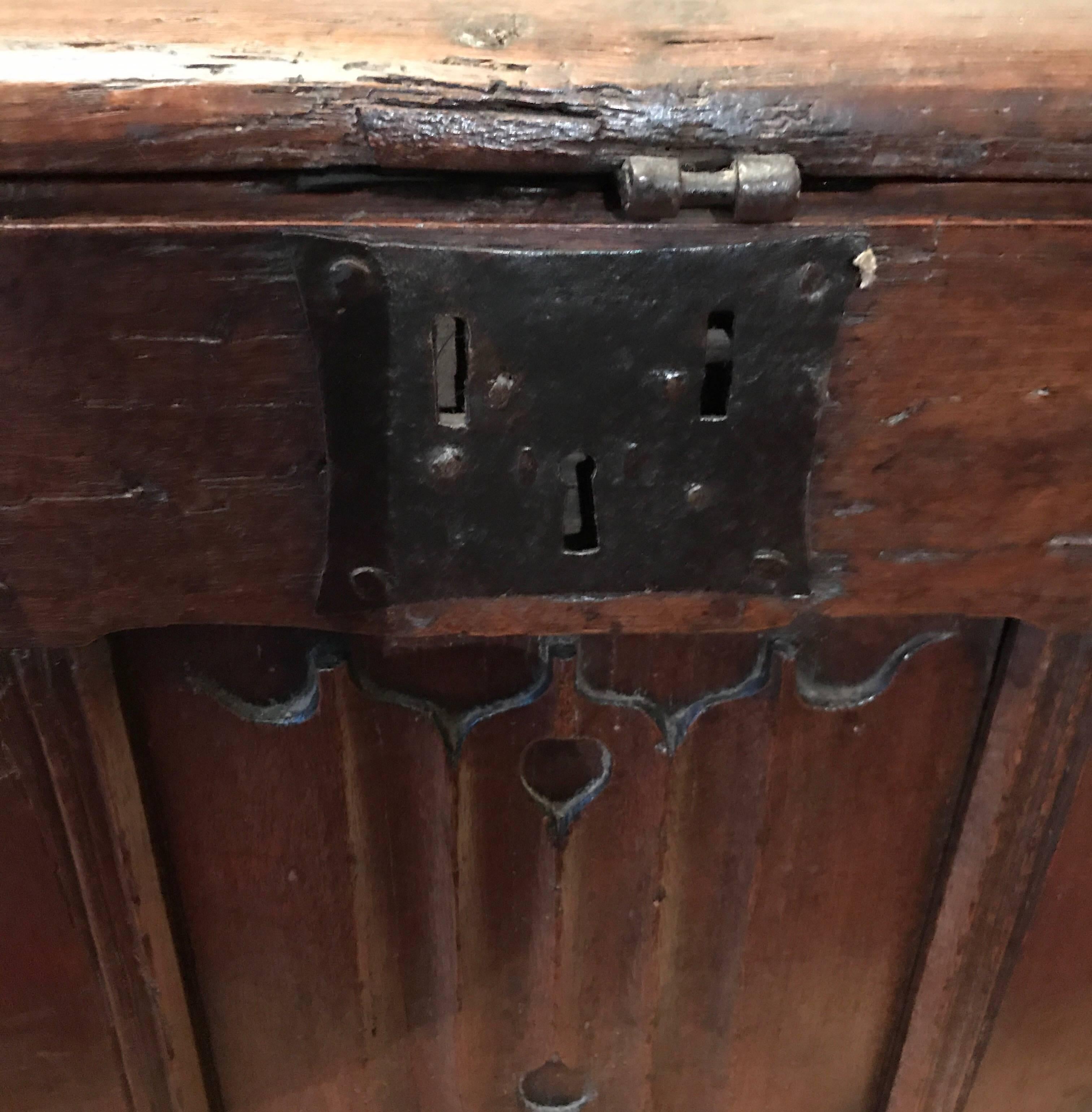 Hand-Crafted Gothic Late 15th Century Chest Linenfold Pannels of the Period