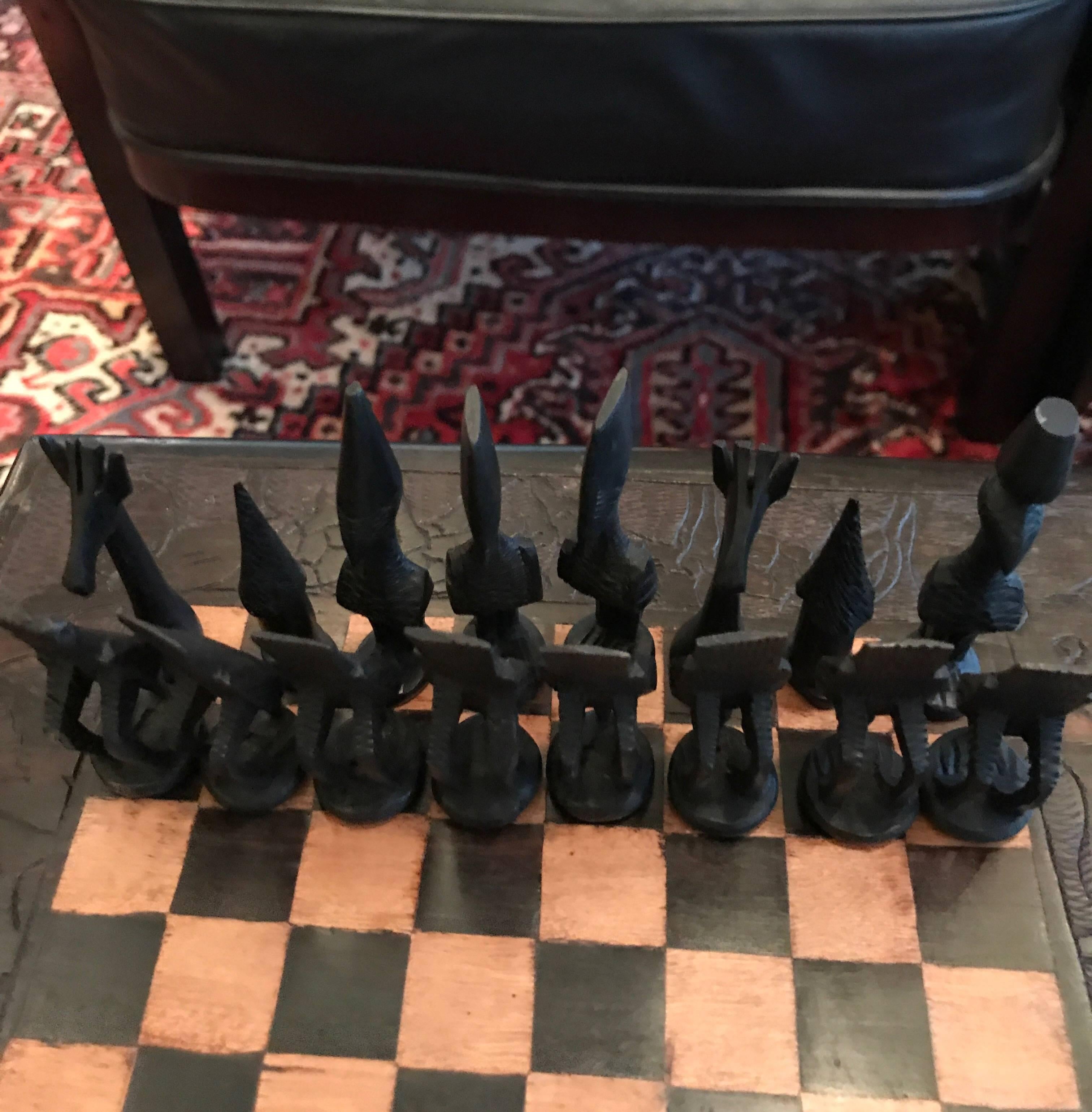 British Colonial Complete chess board  in Black and White Wood Inclusive Hand-Carved Storage Box