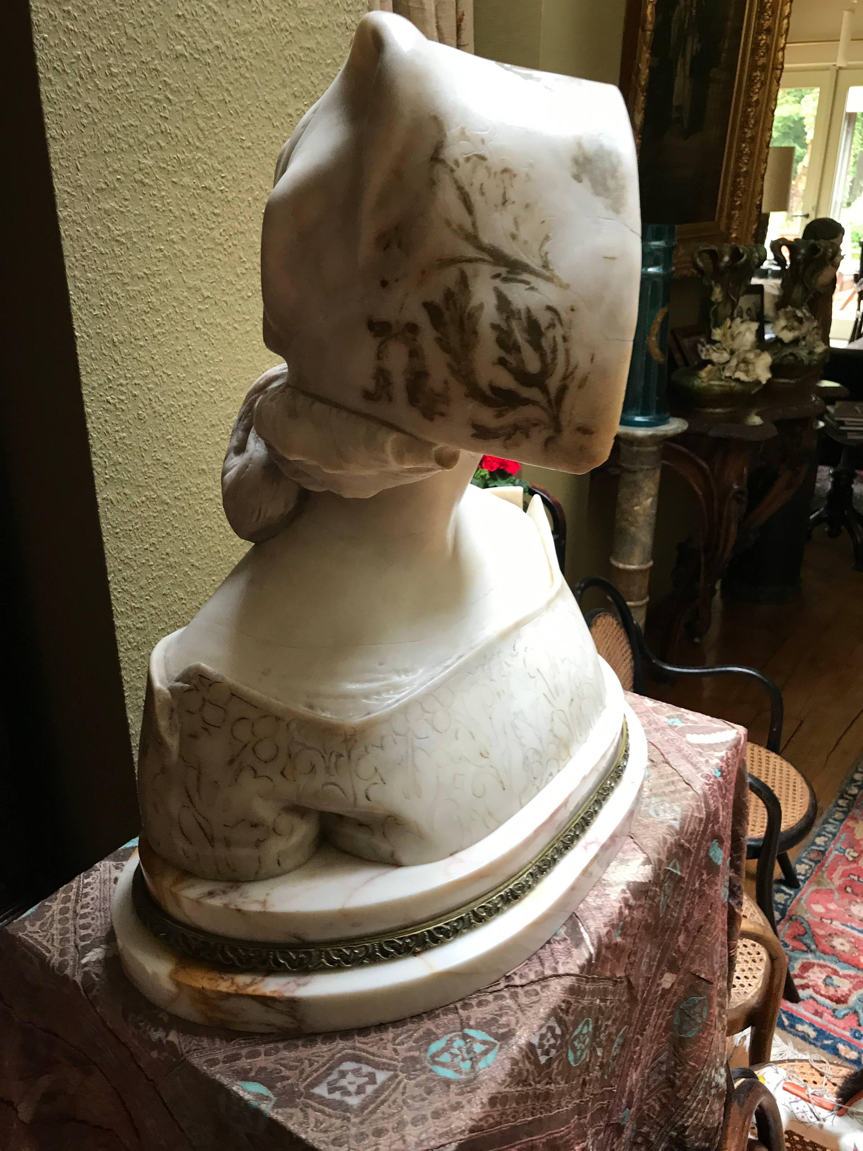 Fraubüste von Vicari Cristoforo aus weißem Marmor (Empire Revival) im Angebot