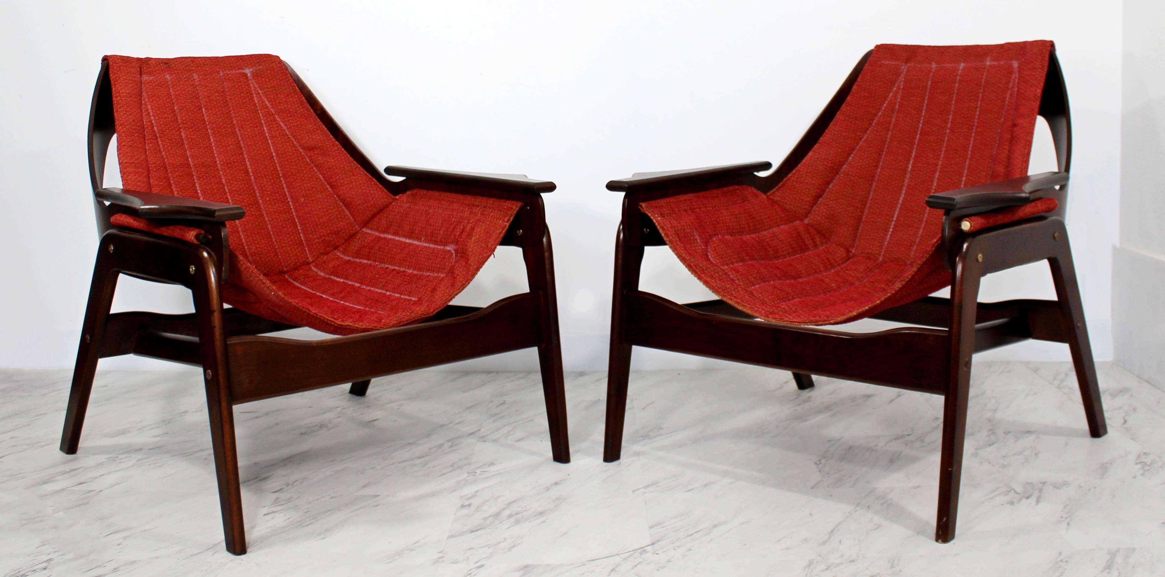 American Mid-Century Modern Pair of Jerry Johnson Walnut Sling Lounge Chairs, 1960s