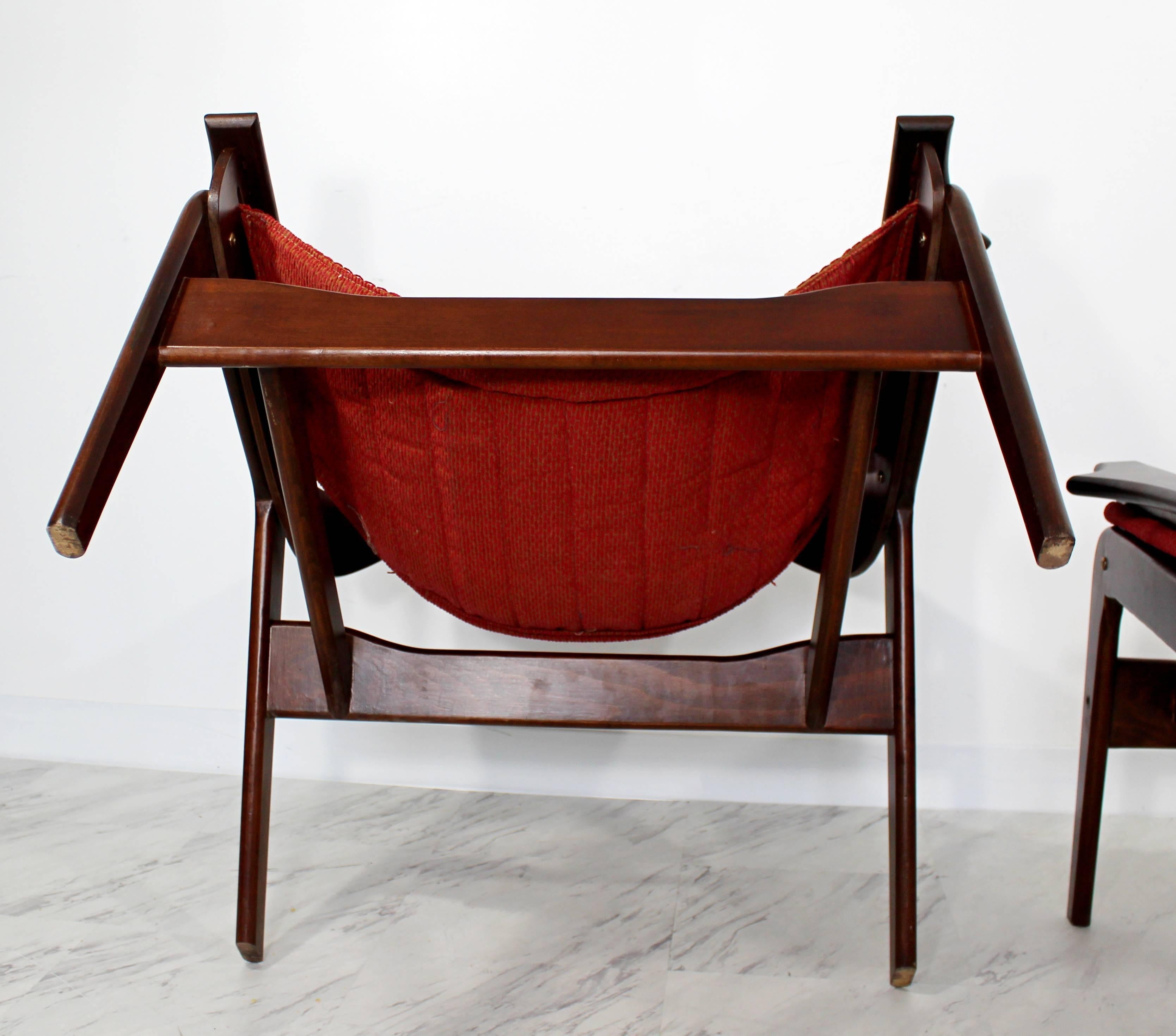 Mid-Century Modern Pair of Jerry Johnson Walnut Sling Lounge Chairs, 1960s 1