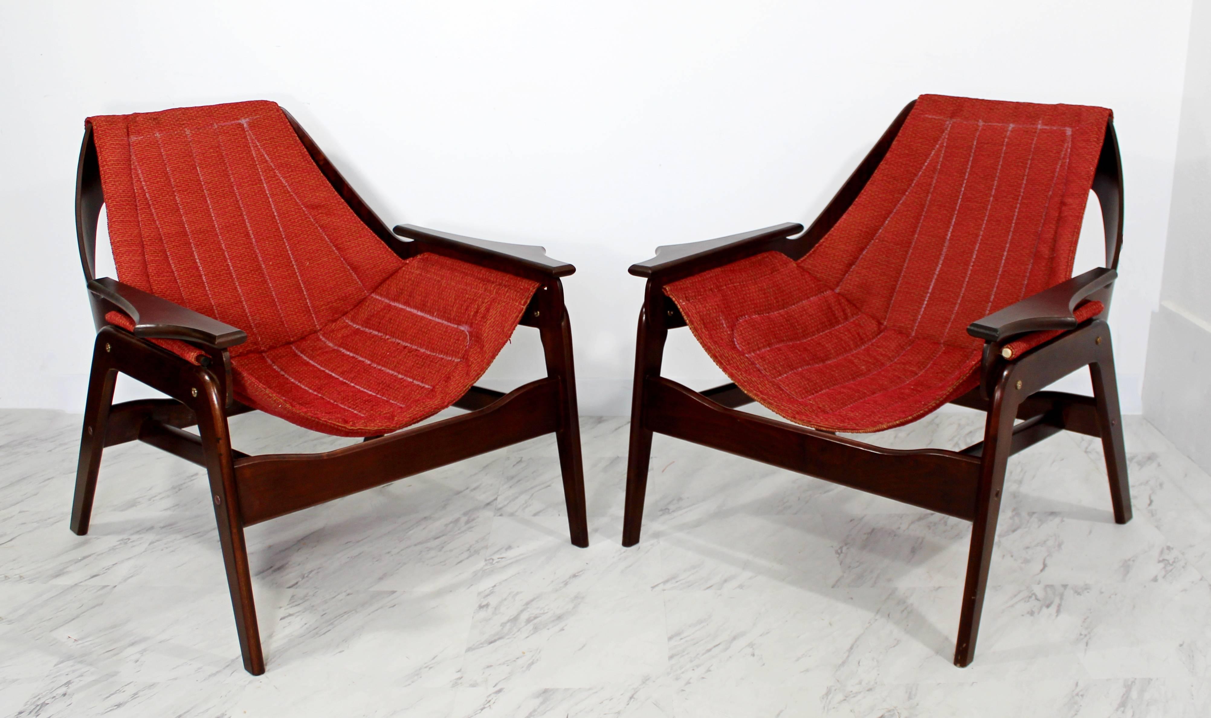 Mid-Century Modern Pair of Jerry Johnson Walnut Sling Lounge Chairs, 1960s 2