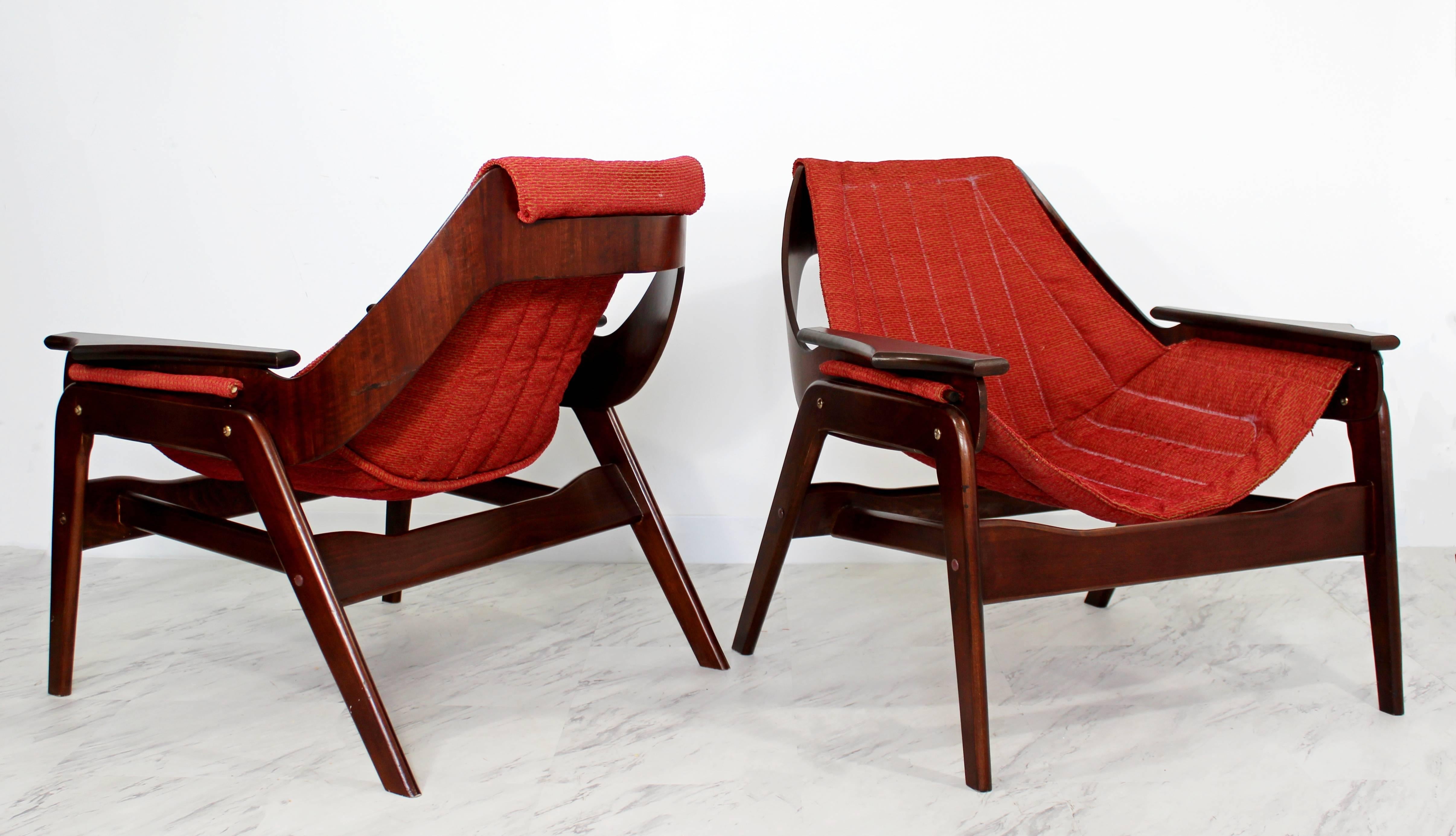 Mid-Century Modern Pair of Jerry Johnson Walnut Sling Lounge Chairs, 1960s 5