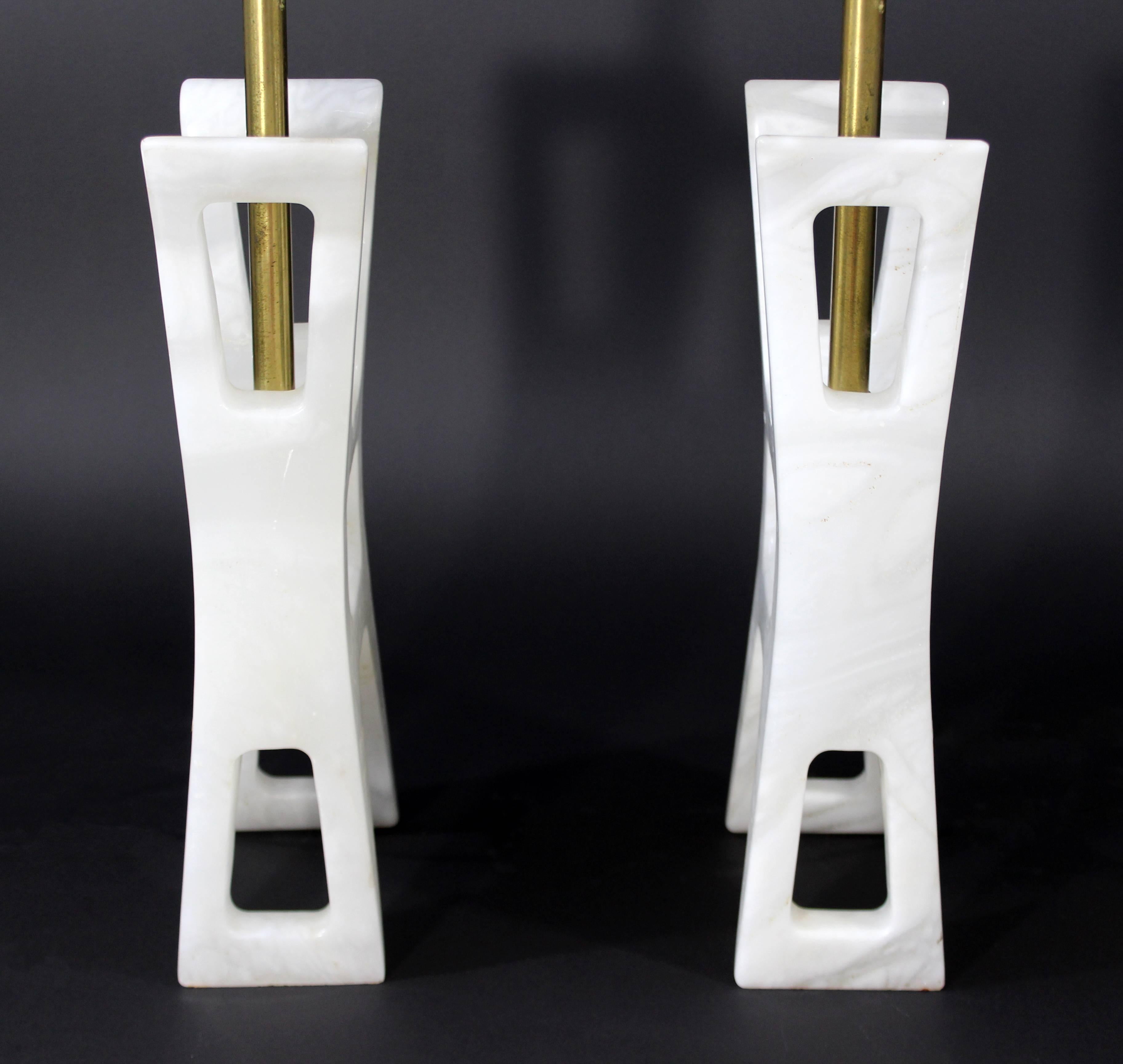 Brass Mid-Century Modern Pair of Alabaster Table Lamps Tempestini Lightolier, Italy