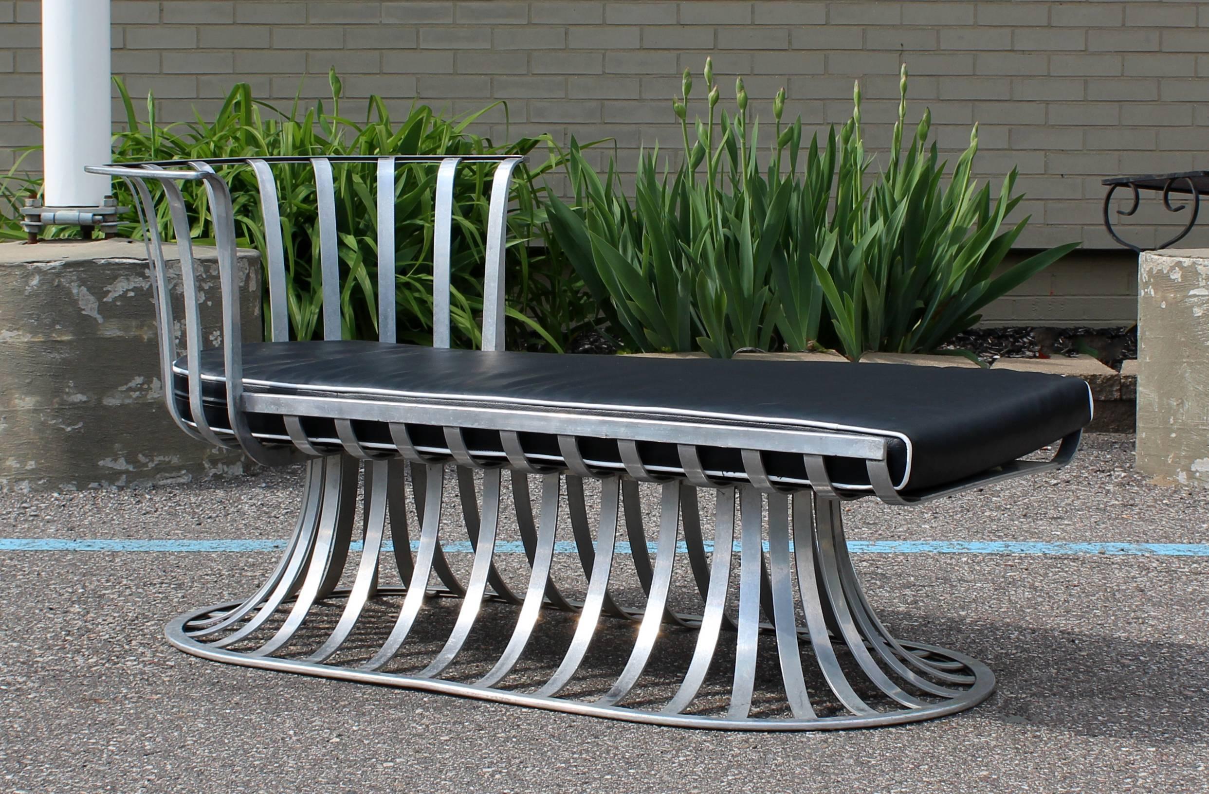 American Mid-Century Modern Woodard Aluminum Spoke Patio Set Pair Chairs & Chaise Longue