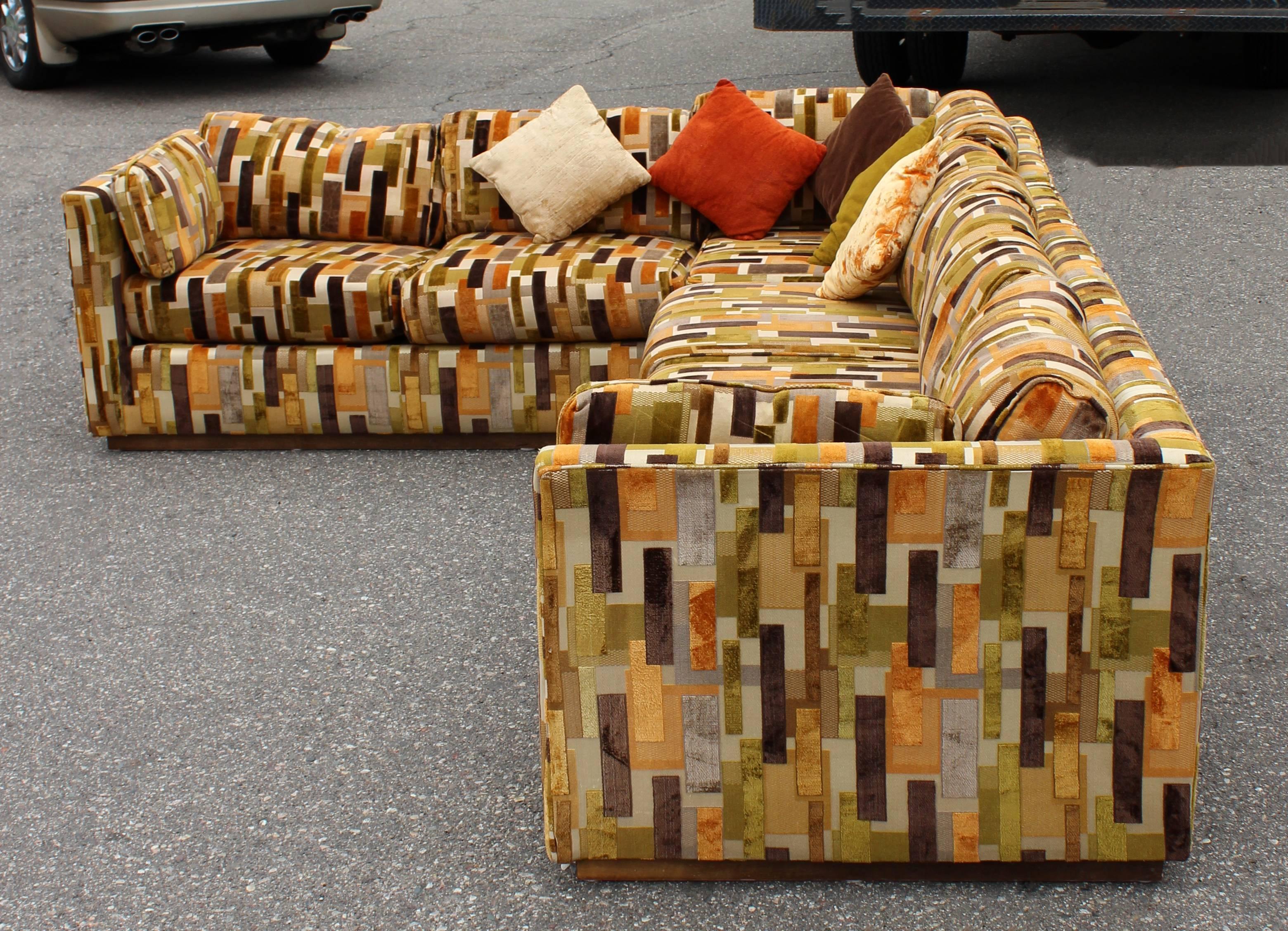 Mid-Century Modern Milo Baughman Two-Piece Sectional Sofa, Larsen Style In Good Condition In Keego Harbor, MI