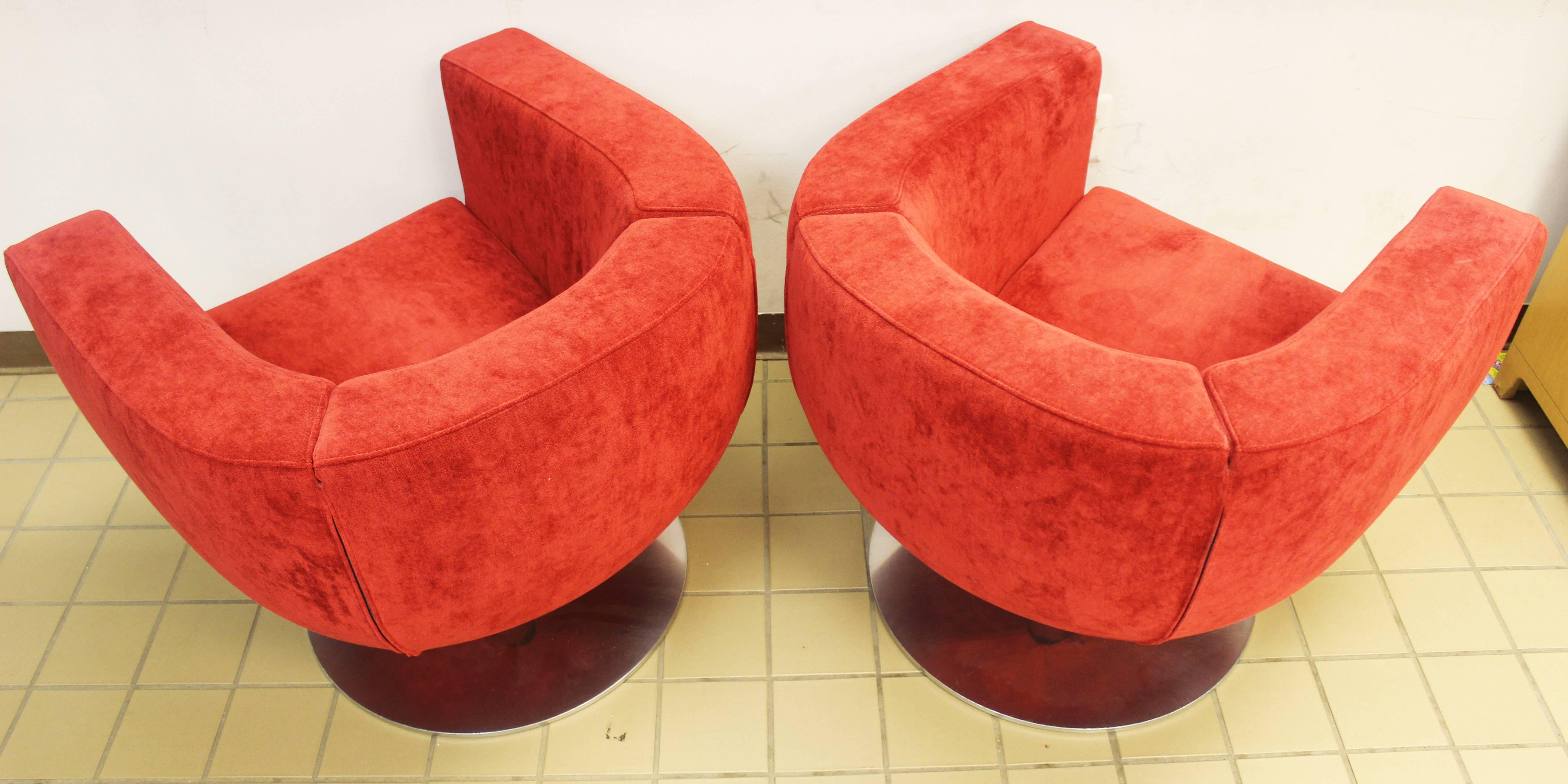 For your consideration is a stunning pair of deep red and chrome tulip swivel armchairs by Jeffrey Bernett for B&B Italia. In excellent condition. The dimensions are 31