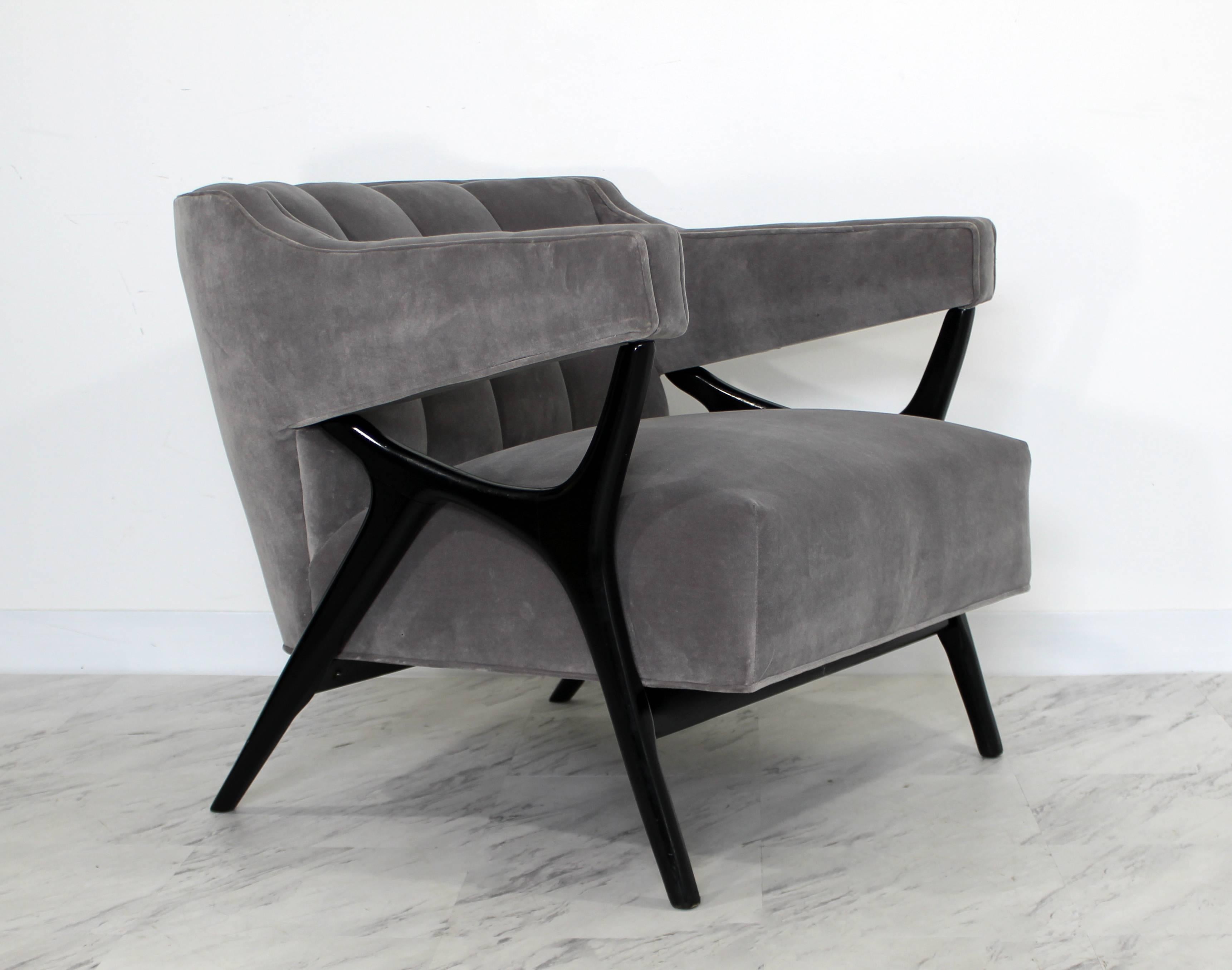 Mid-Century Modern Italian Sculptural Gray Velvet Lounge Armchair Parisi Style 1