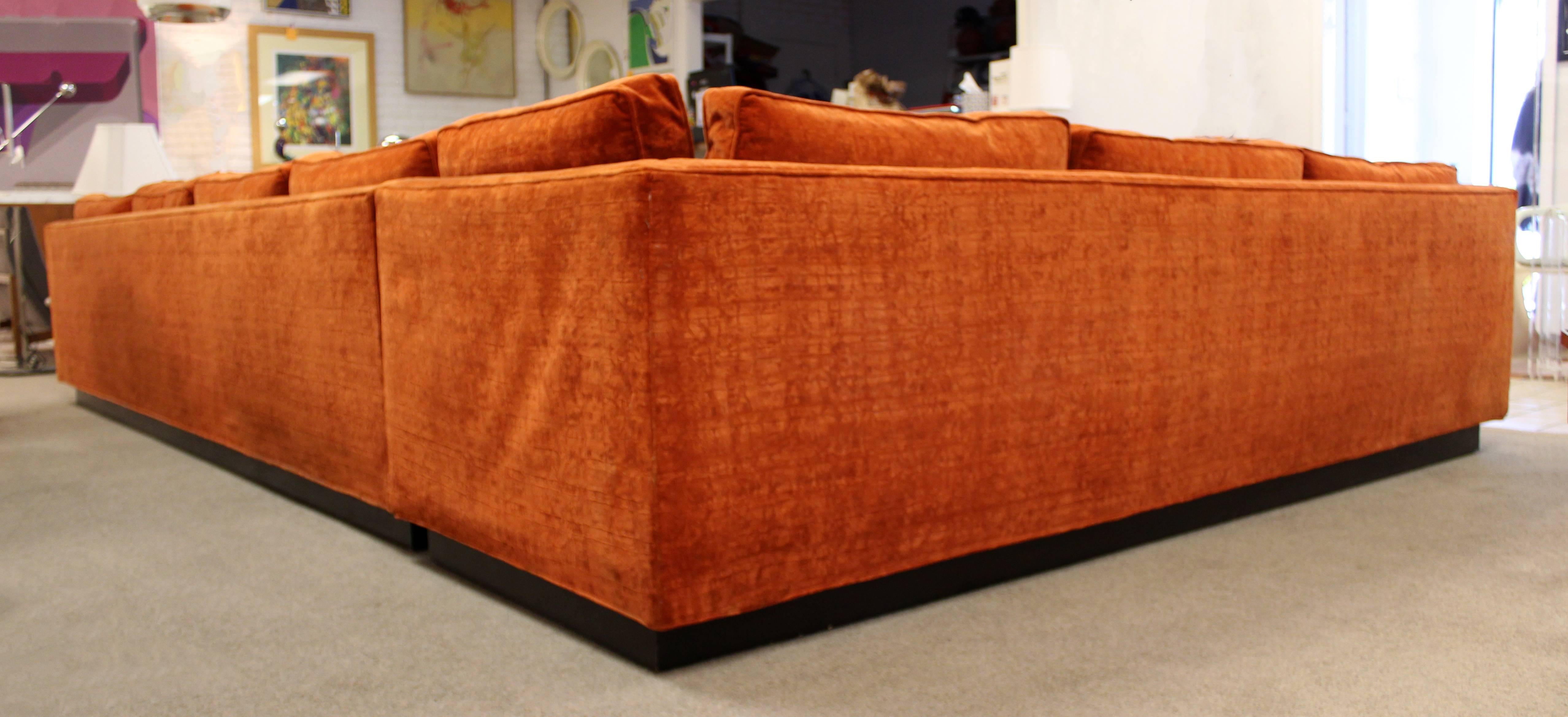 Late 20th Century Mid-Century Modern Baughman Directional Two-Pieces Large Sectional Sofa