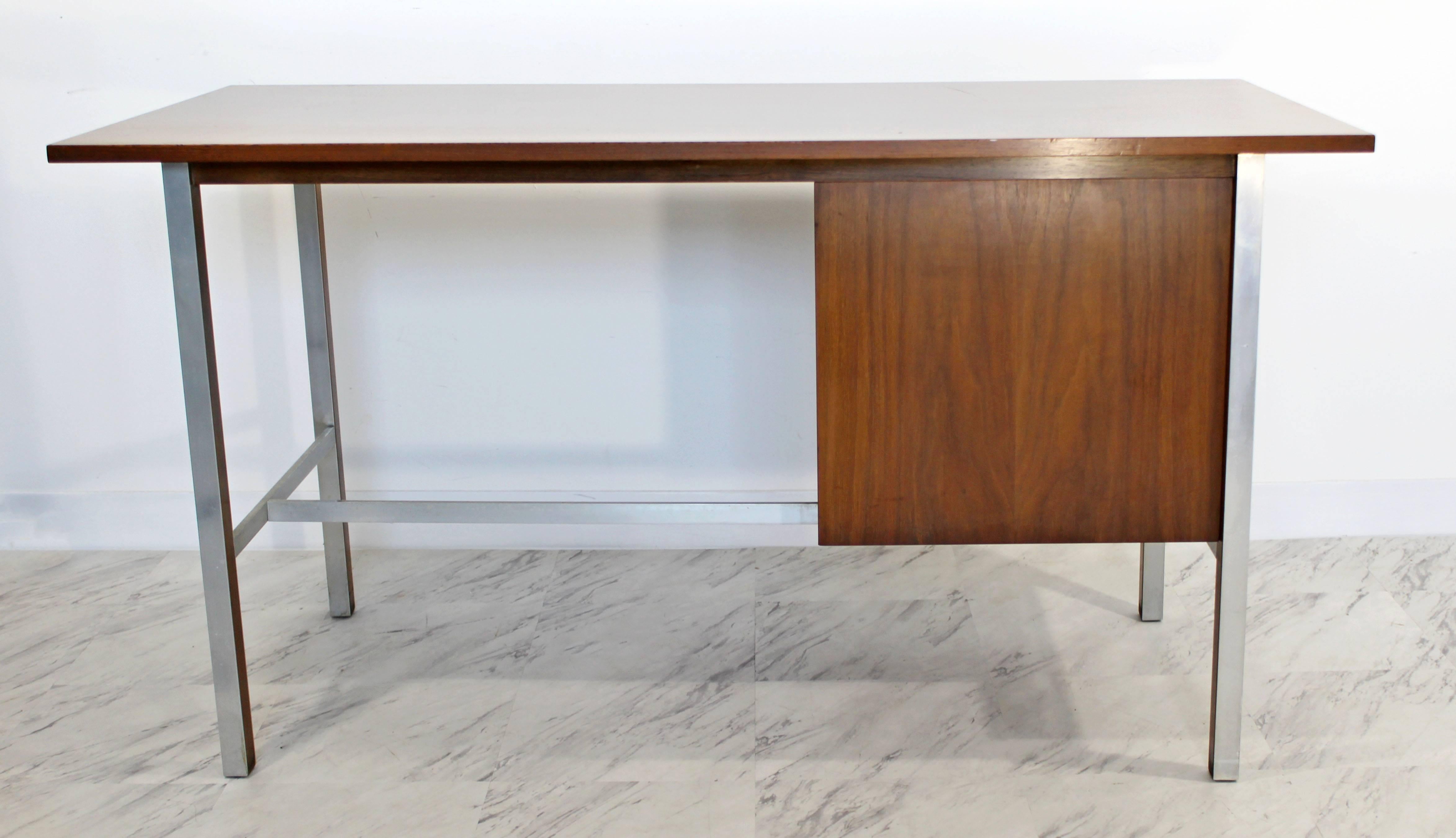 Mid-Century Modern Paul McCobb for Calvin Walnut Wood Desk with Two Drawers 2