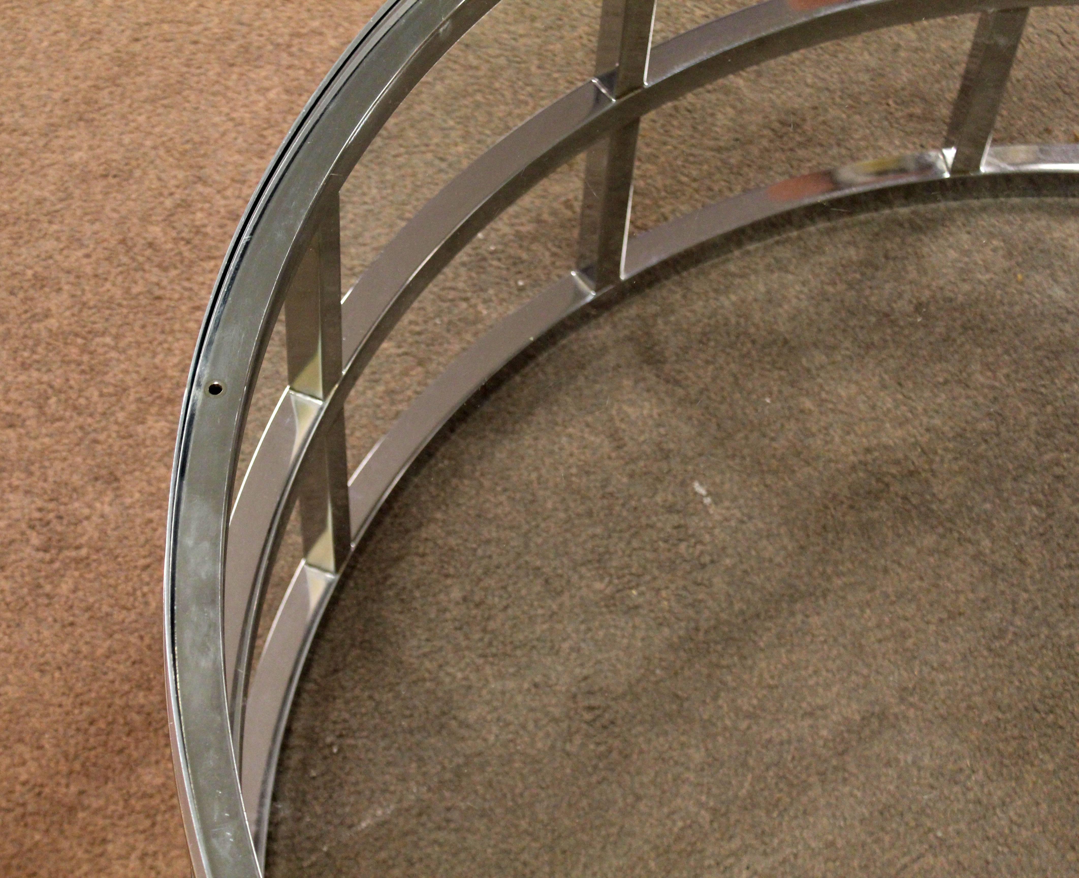 Mid-Century Milo Baughman style DIA Round Chrome & Glass Coffee Table 1970 In Good Condition In Keego Harbor, MI