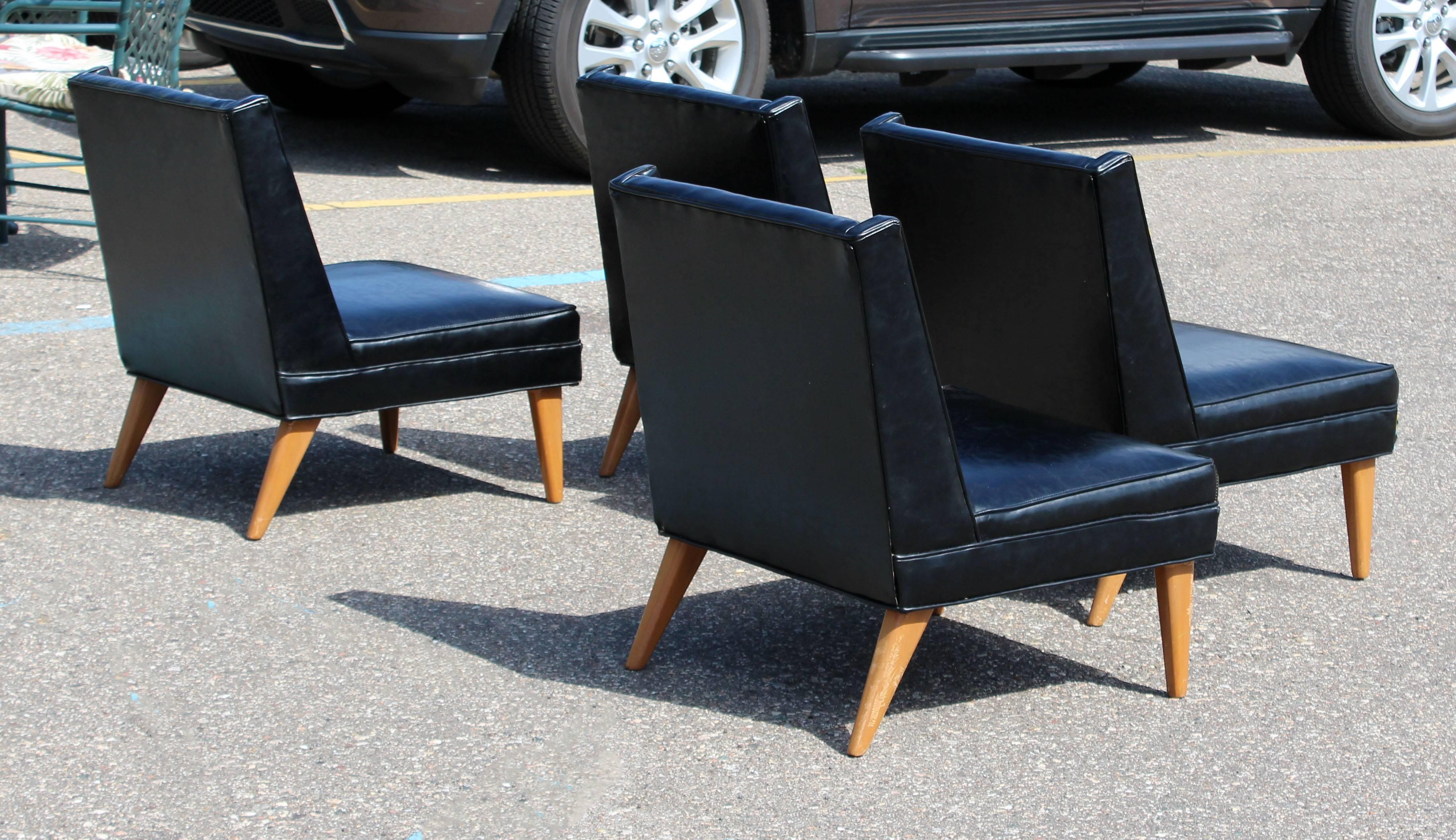 Mid-Century Modern Pair of Harvey Probber Slipper Side Chairs, 1960s In Good Condition In Keego Harbor, MI
