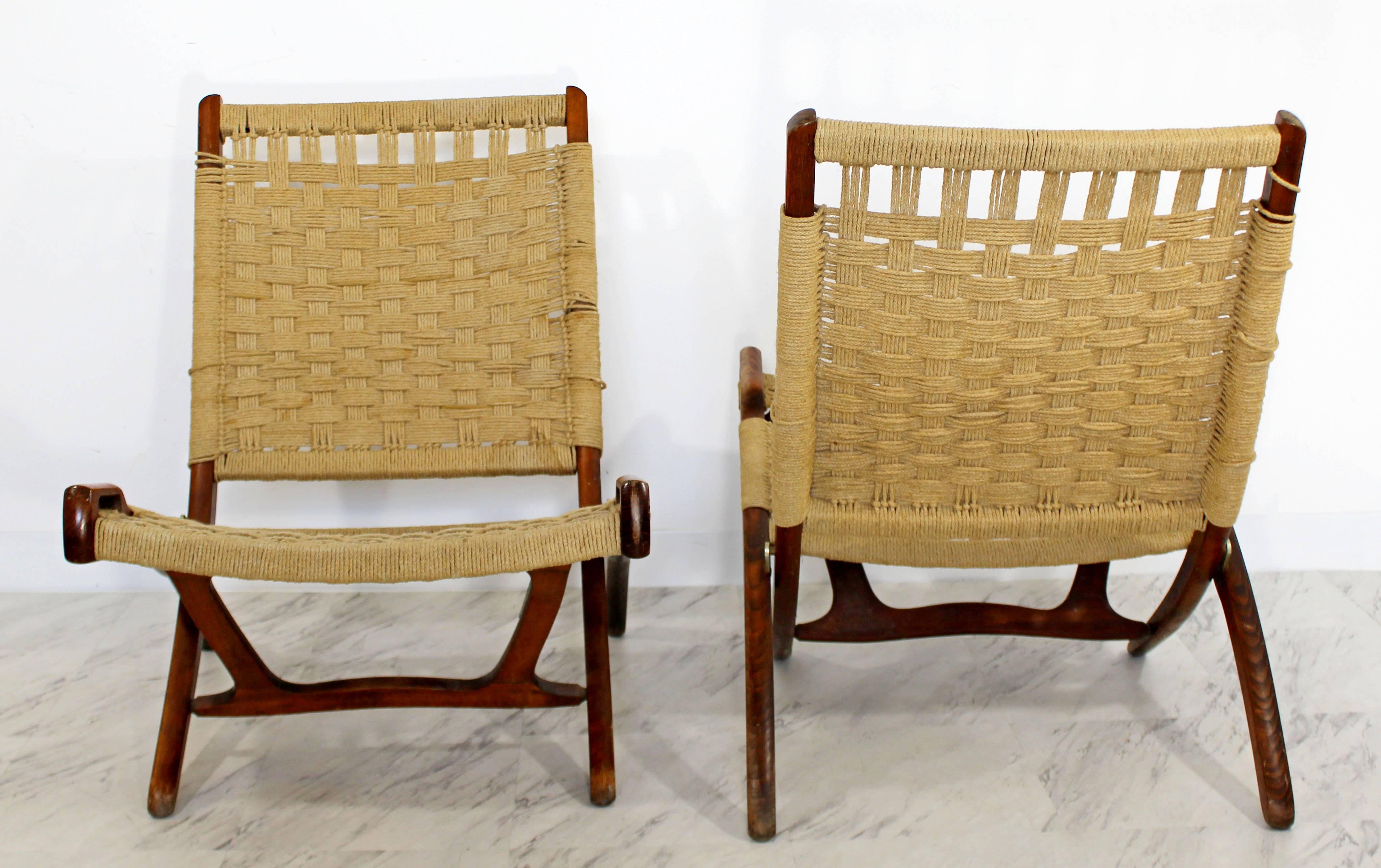 Macedonian Mid-Century Modern Pair of Rope Cord and Wood Folding Chairs Hans Wegner Style