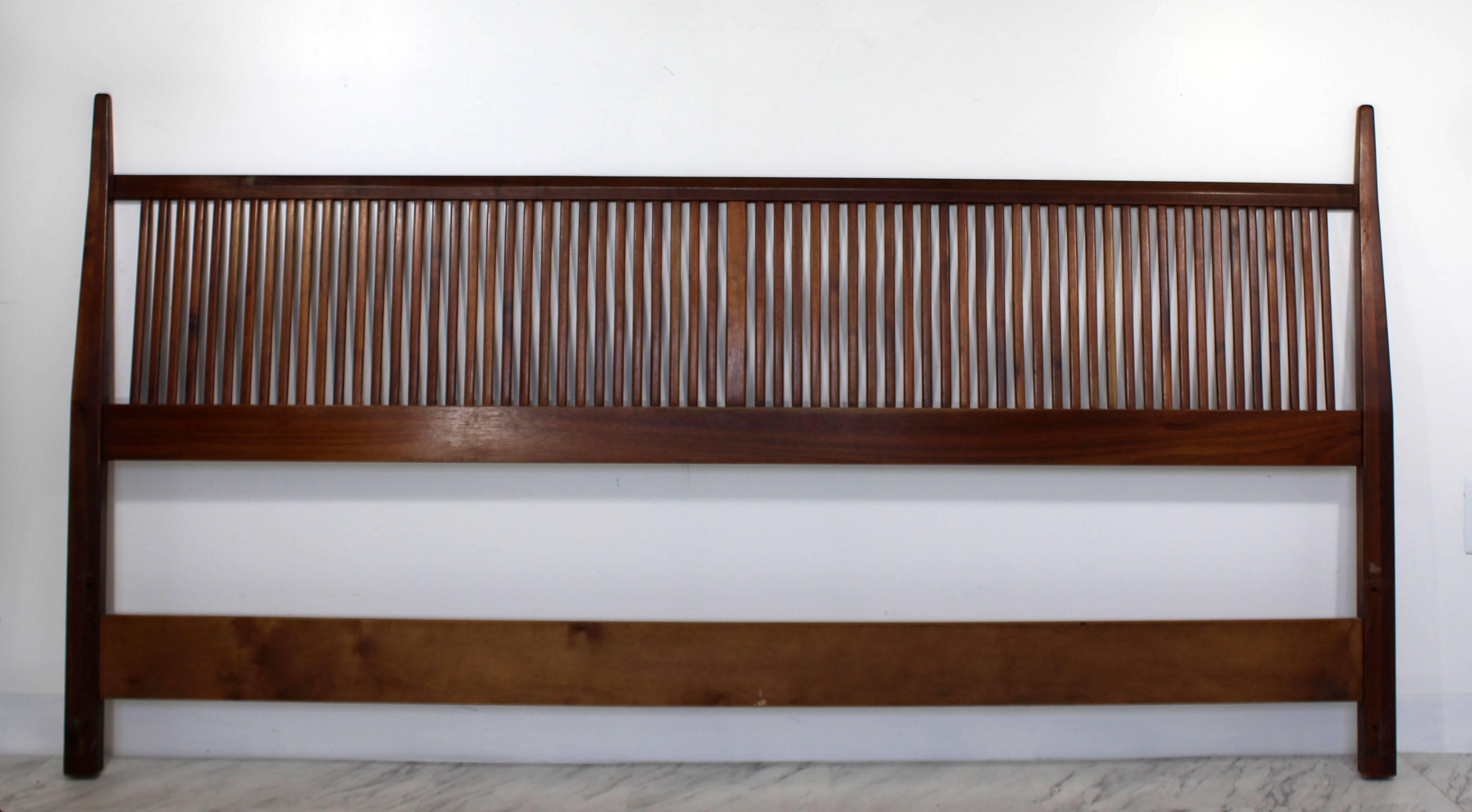 For your consideration is a marvellous, king sized headboard, designed by George Nakashima for Widdicomb, circa the 1950s. In excellent condition. The dimensions are 80" W x 41" H.