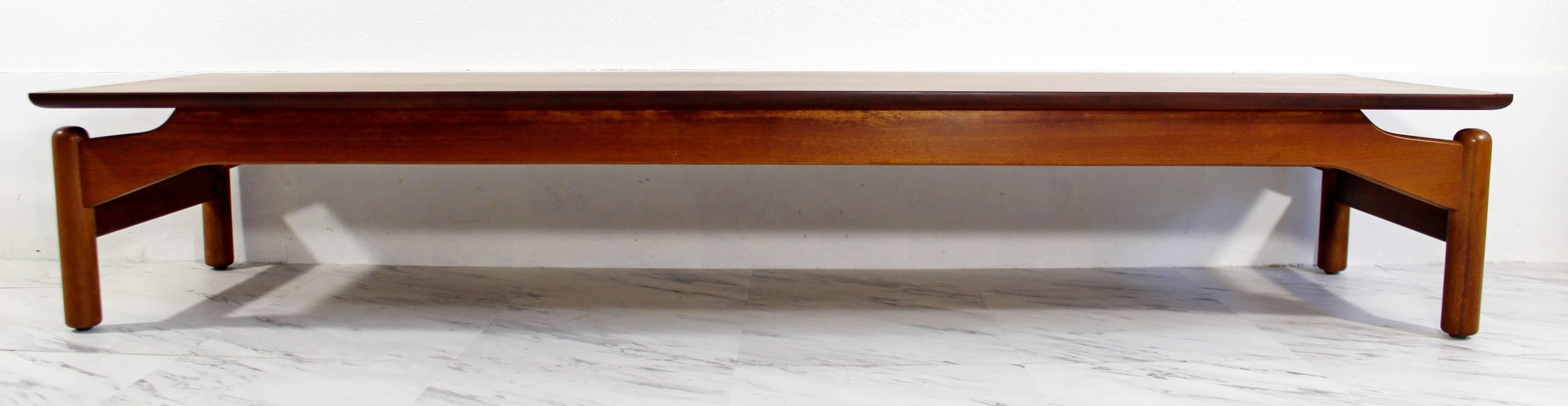 American Mid-Century Modern Greta Grossman for Glenn of California Walnut Coffee Table