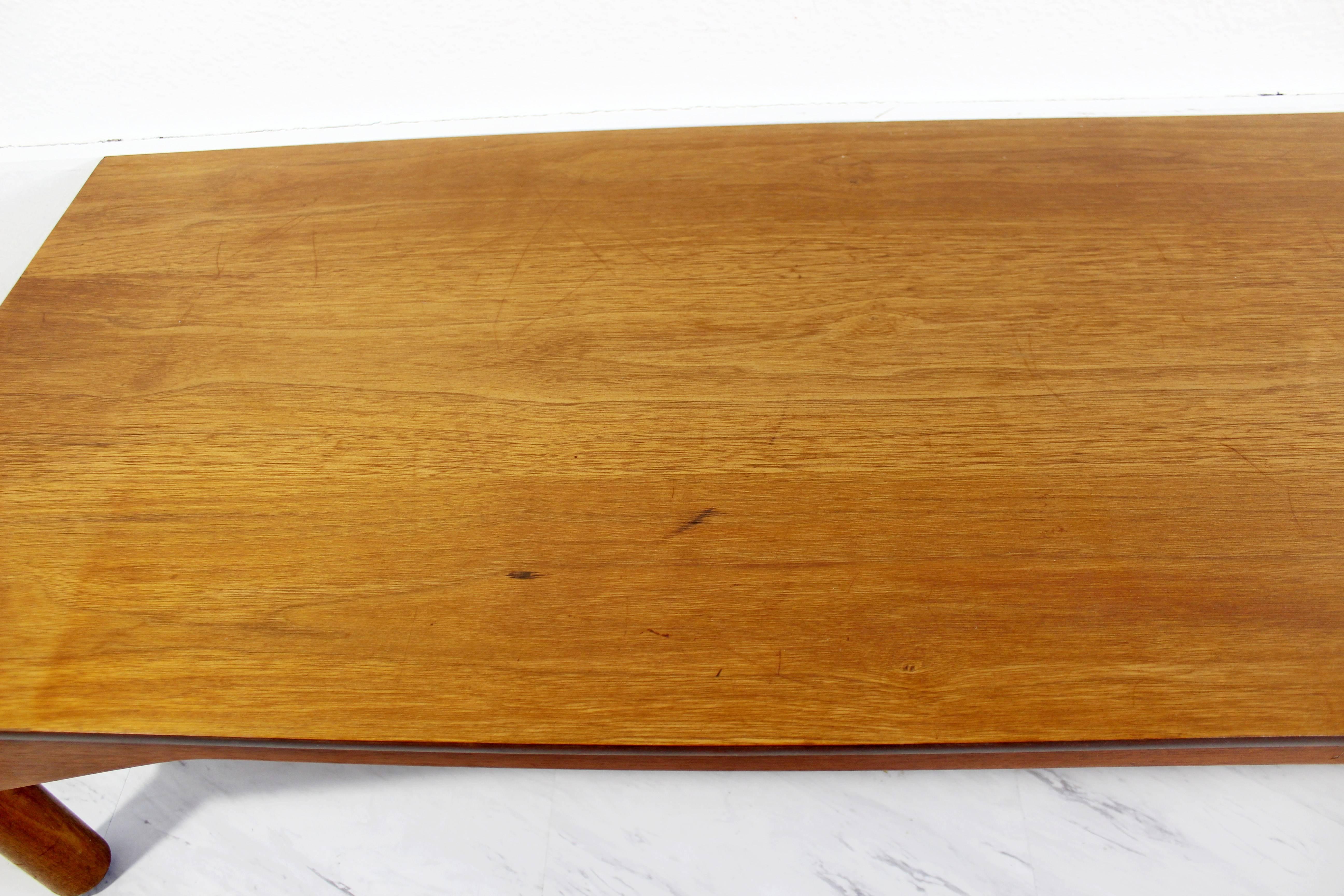 Mid-Century Modern Greta Grossman for Glenn of California Walnut Coffee Table 5