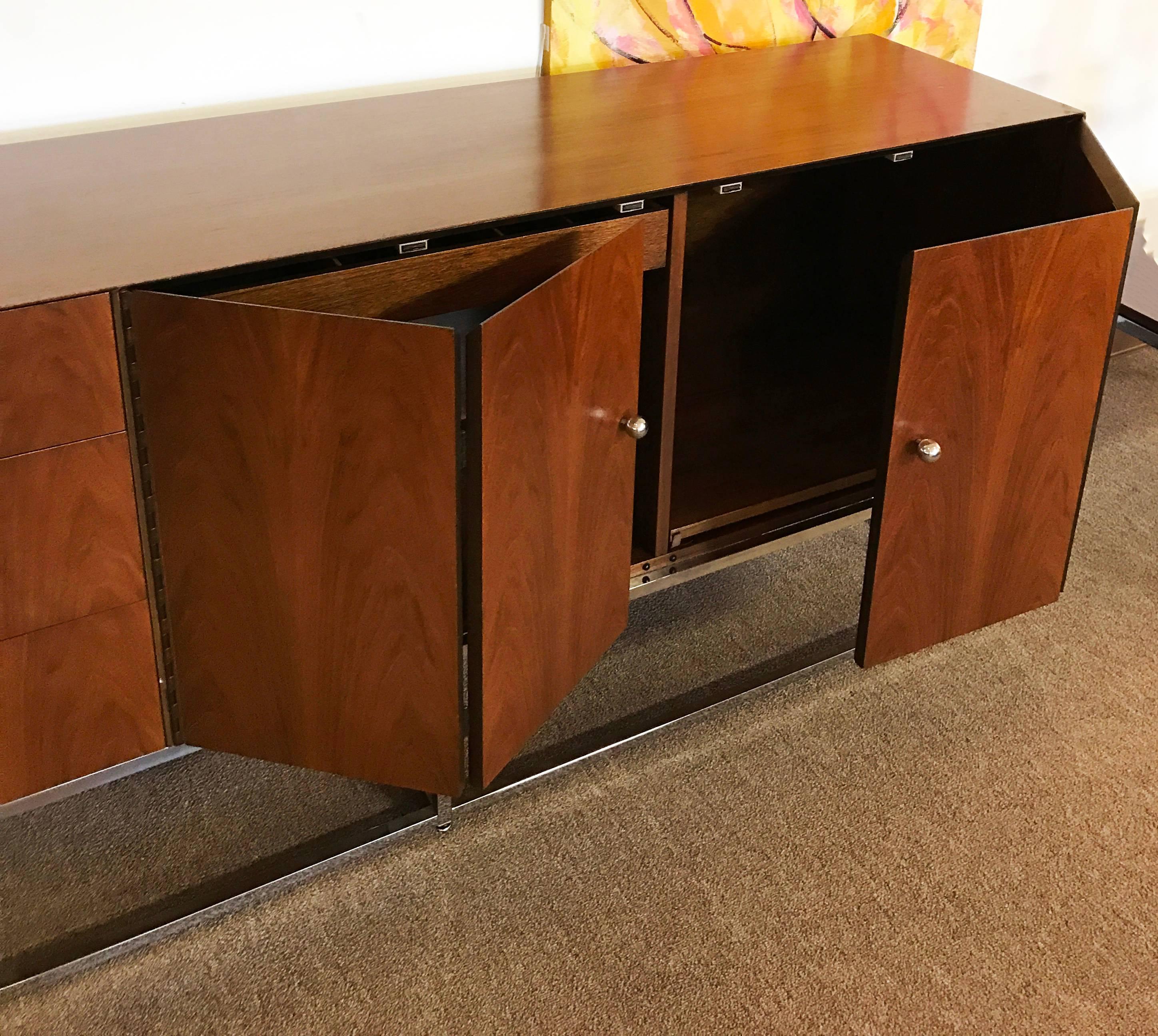 Mid-Century Modern Baughman for Rougier Walnut Credenza on Floating Chrome Base In Good Condition In Keego Harbor, MI