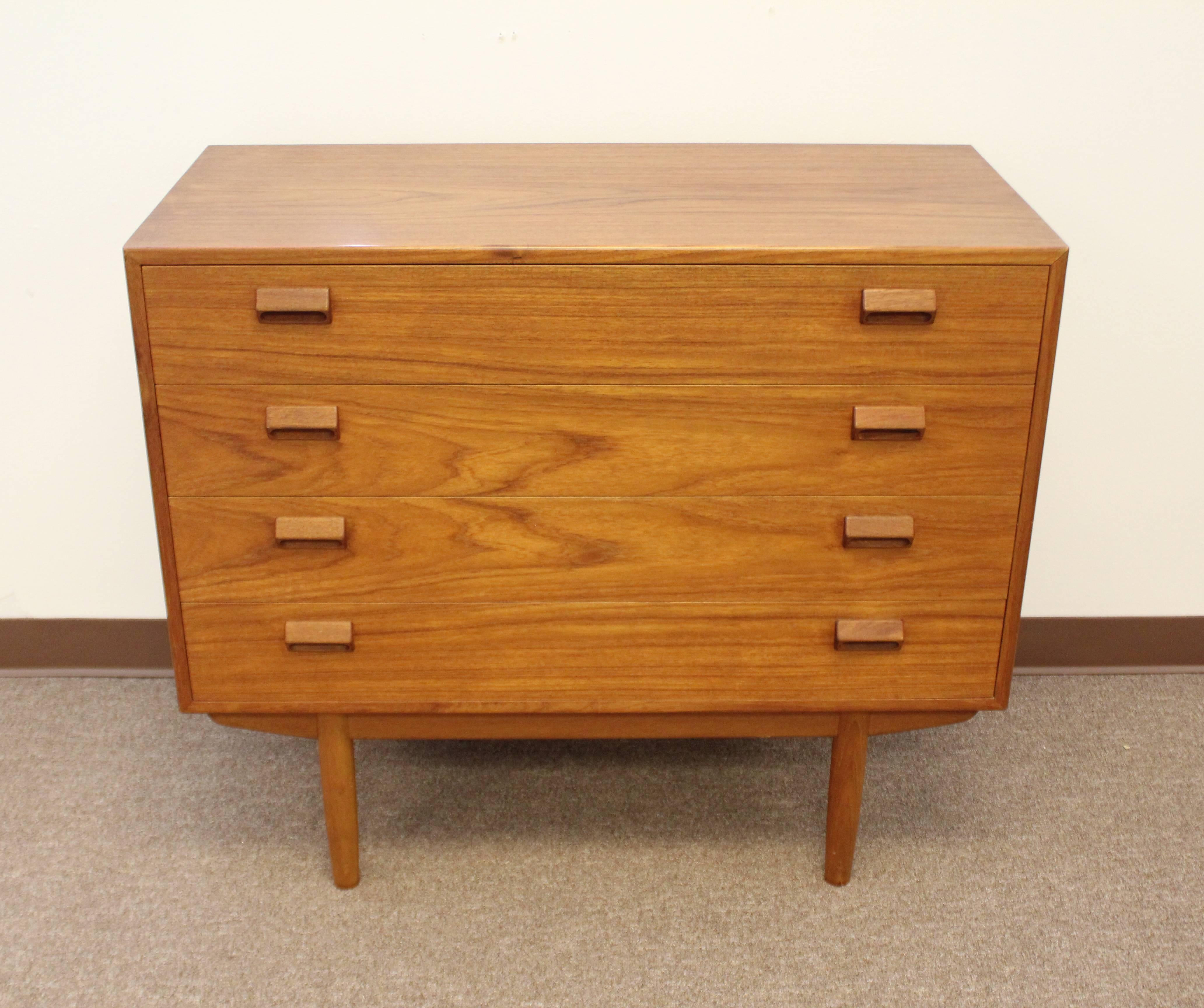 For your consideration is a gorgeous Danish four-drawer teak dresser by Børge Mogensen. In excellent condition. Comes from the original owners home. The dimensions are 39.5