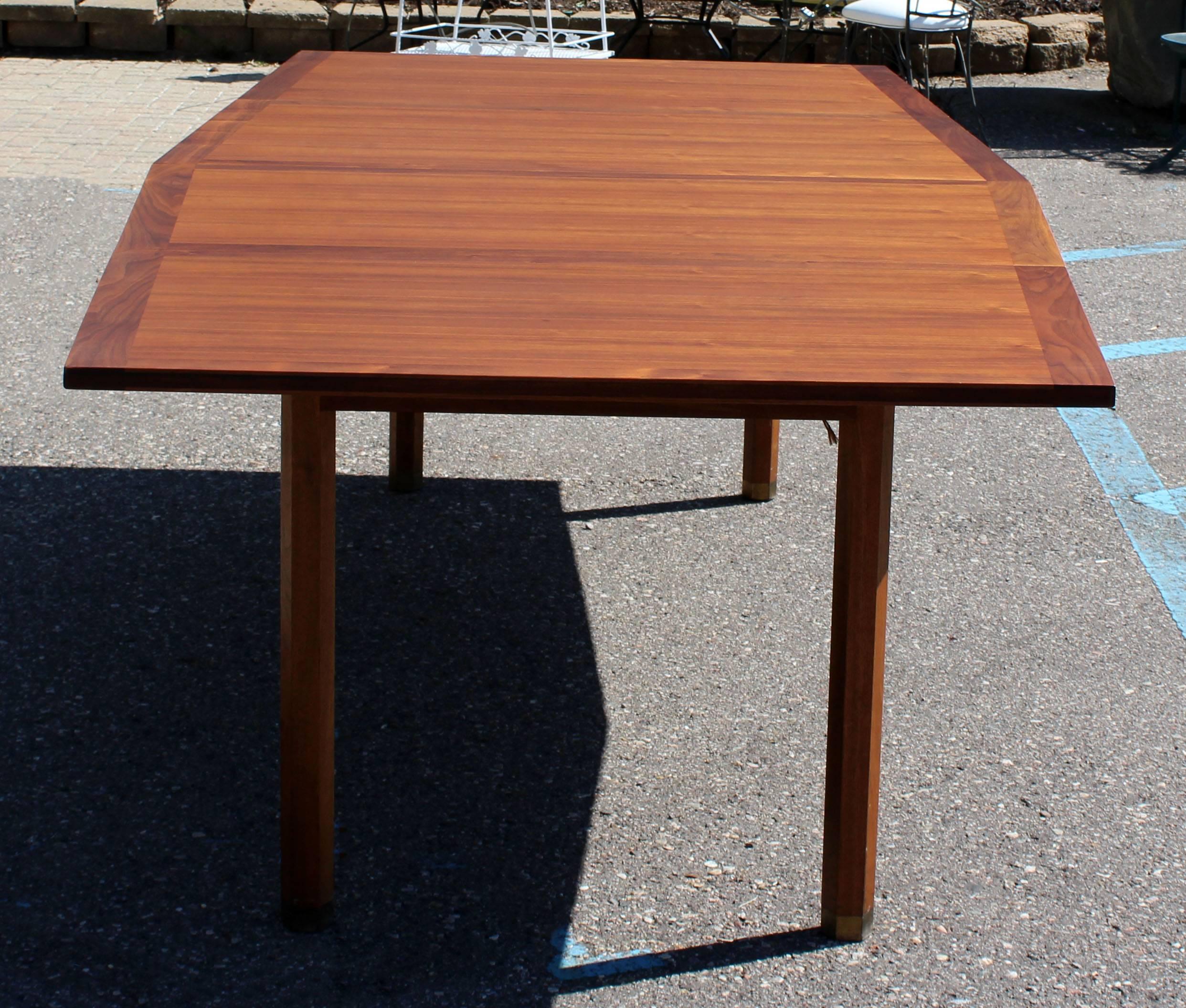 Mid-Century Modern Rare Dunbar Expandable Dining Conference Table Two Leaves In Good Condition In Keego Harbor, MI