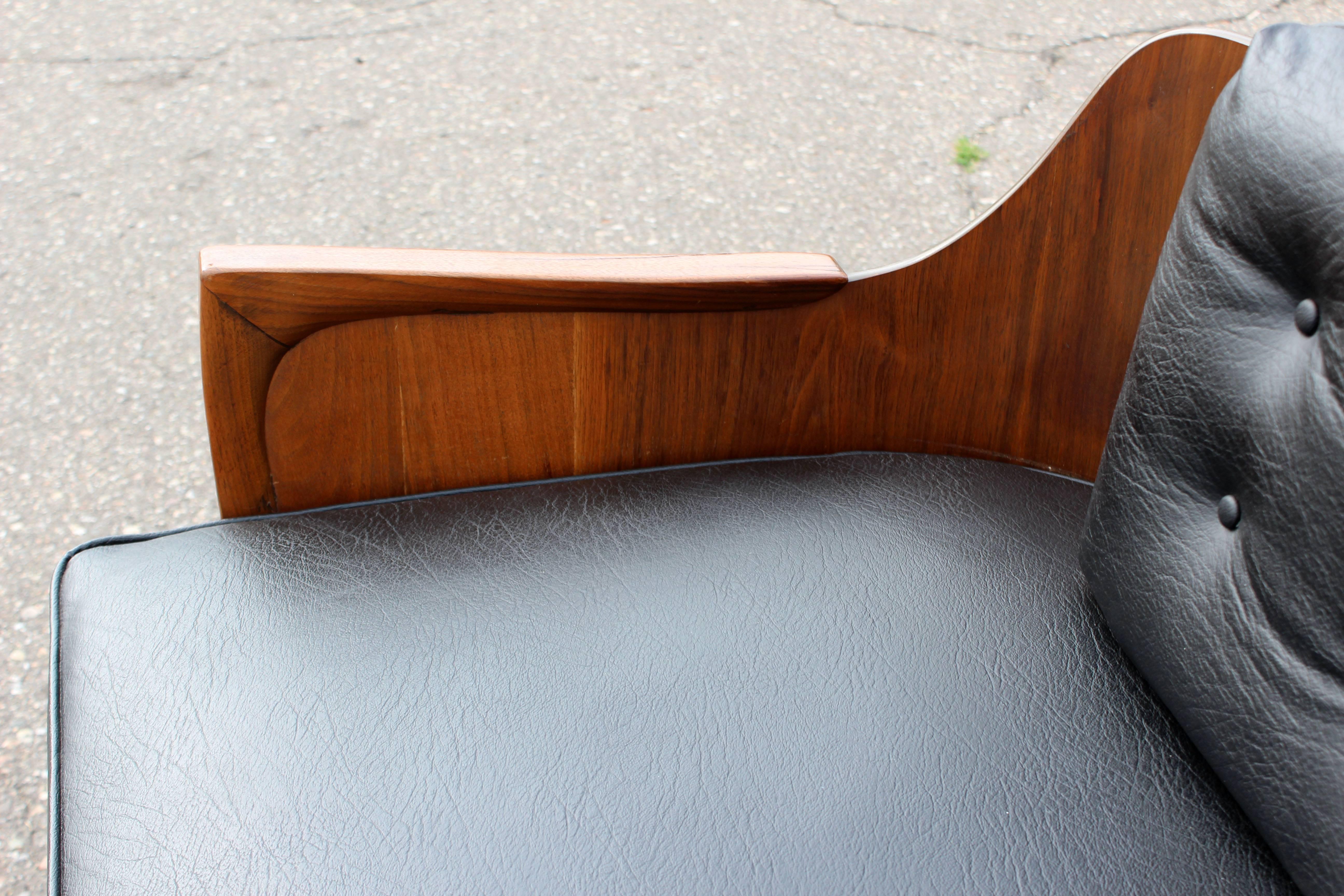 Mid-Century Modern Danish Walnut and Black Vinyl Curved Back Sofa Retro, 1960s 2
