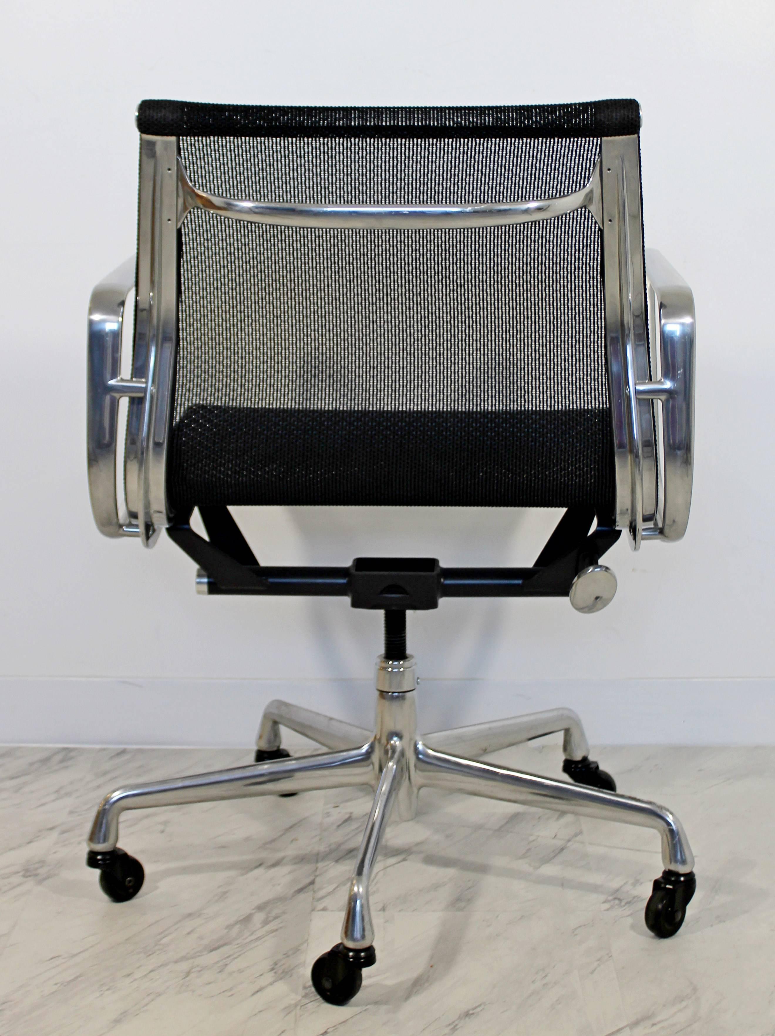 Mid-Century Modern Herman Miller Anniversary Edition Aluminum Group Chairs 1